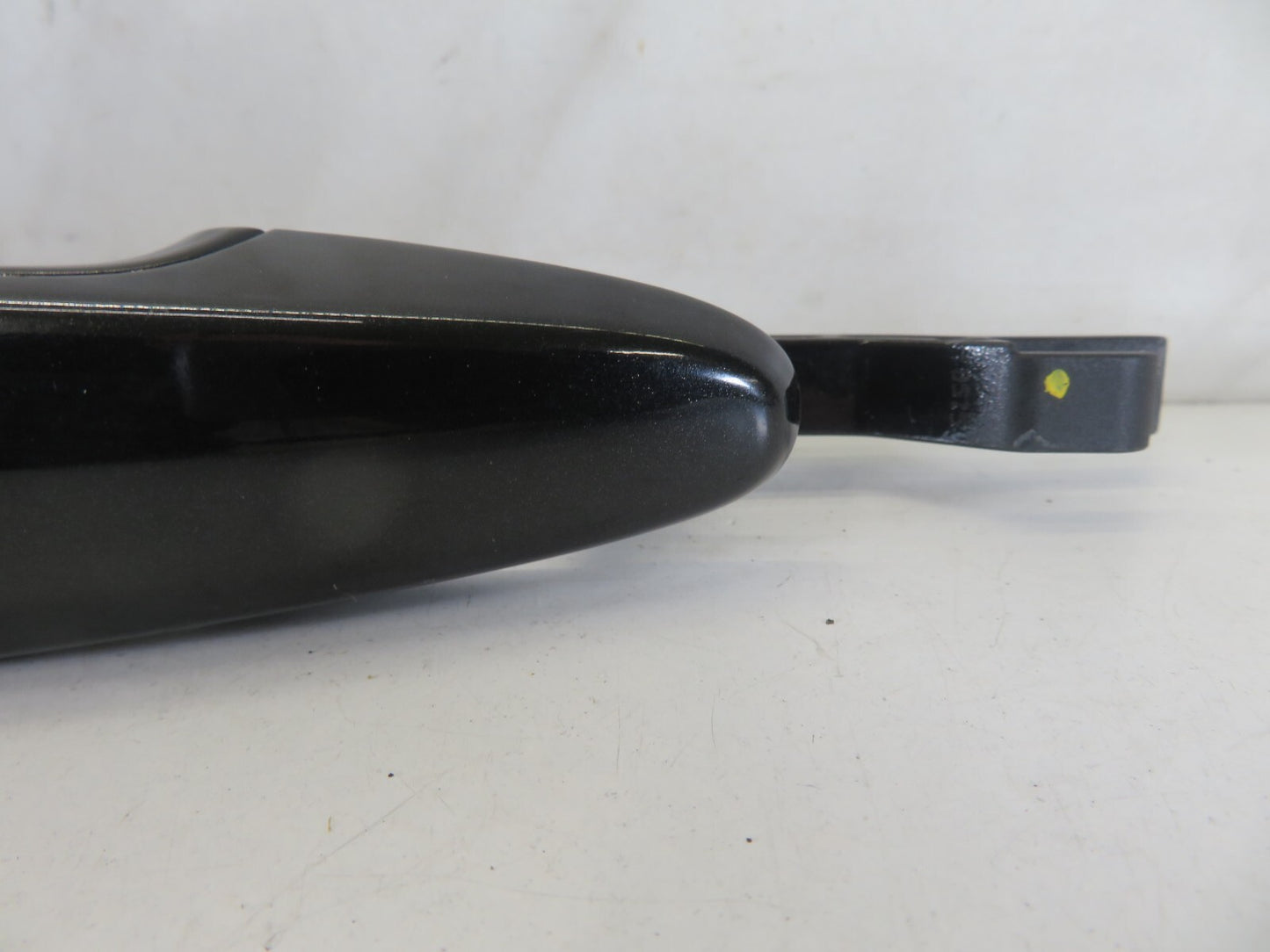 BMW 1 SERIES E88 OS DRIVER DOOR HANDLE 2007-2013 A1218-12