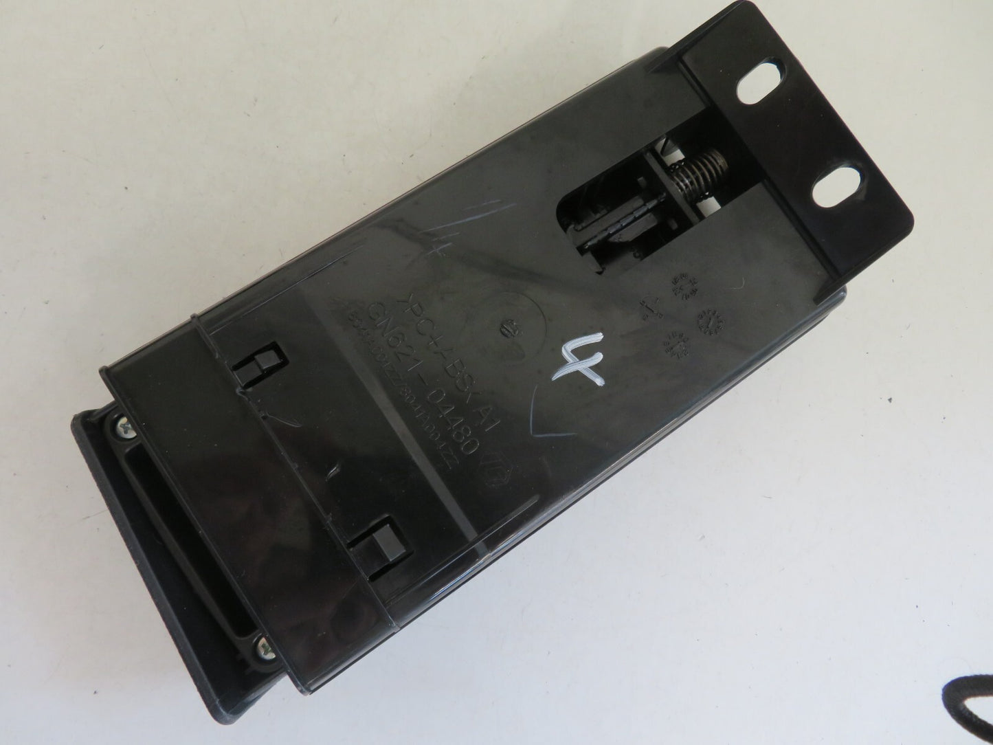 PEUGEOT 4007 OS DRIVER CUP HOLDER GN621-04480 2007-2012 AM1452-5