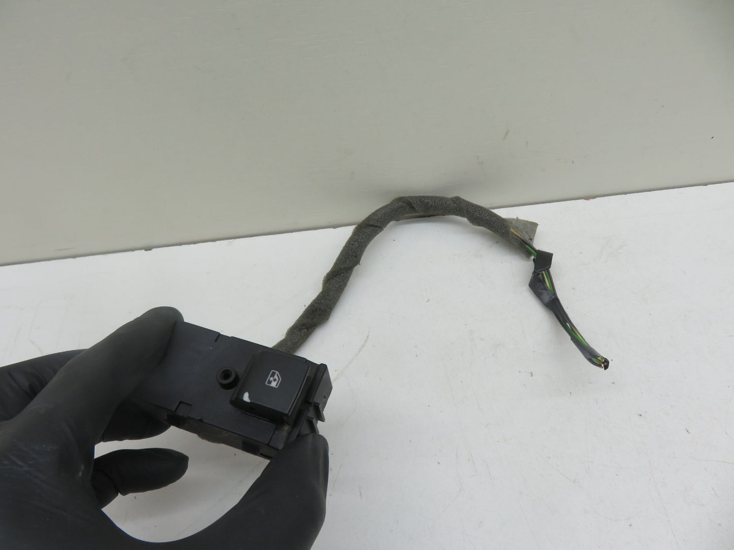 VAUXHALL INSIGNIA OSR REAR WINDOW SWITCH 13301888 2008-2013 1155-5