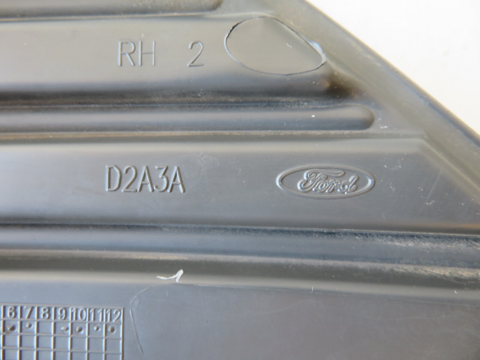 FORD FOCUS MK2 OS FRONT FOG LIGHT SURROUND TRIM 2008-2011 AMS1410