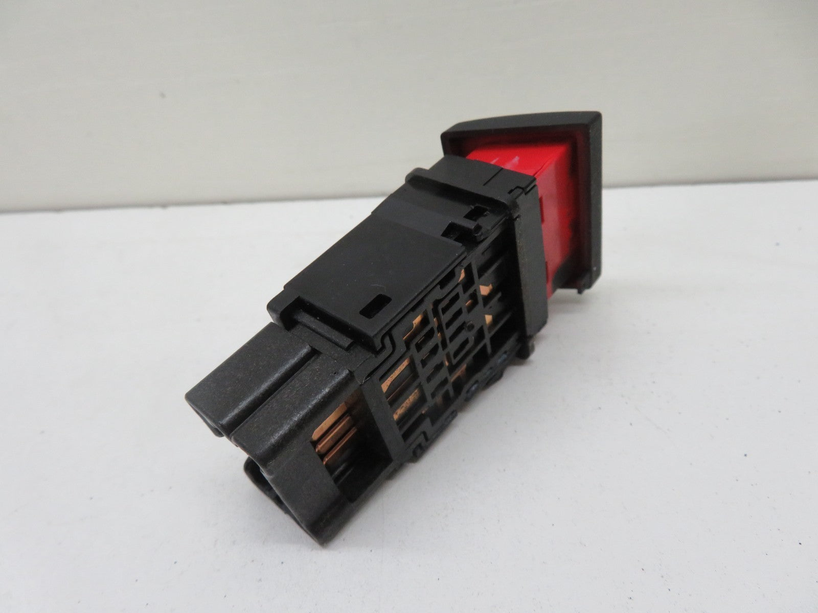 LAND ROVER FREELANDER 1 HAZARD SWITCH YUG500340PUY 2004-2006 1672-19