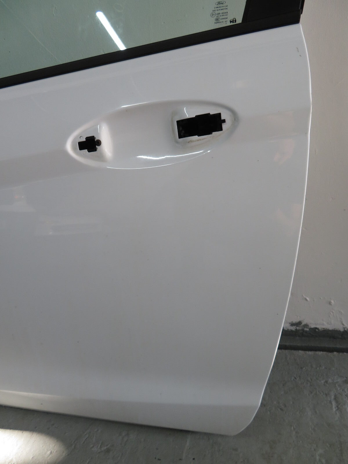 FORD FIESTA MK7 ST180 NS PASSENGER DOOR IN FROZEN WHITE (SEE PHOTOS) 2013-2017