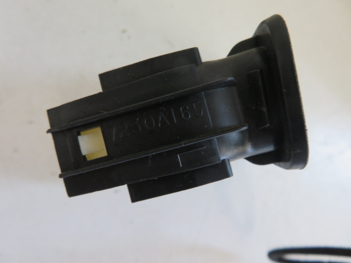 PEUGEOT 4007 NSR PASSENGER SIDE SEAT FOLD DOWN SWITCH 8610A051 2007-2012 1315-16