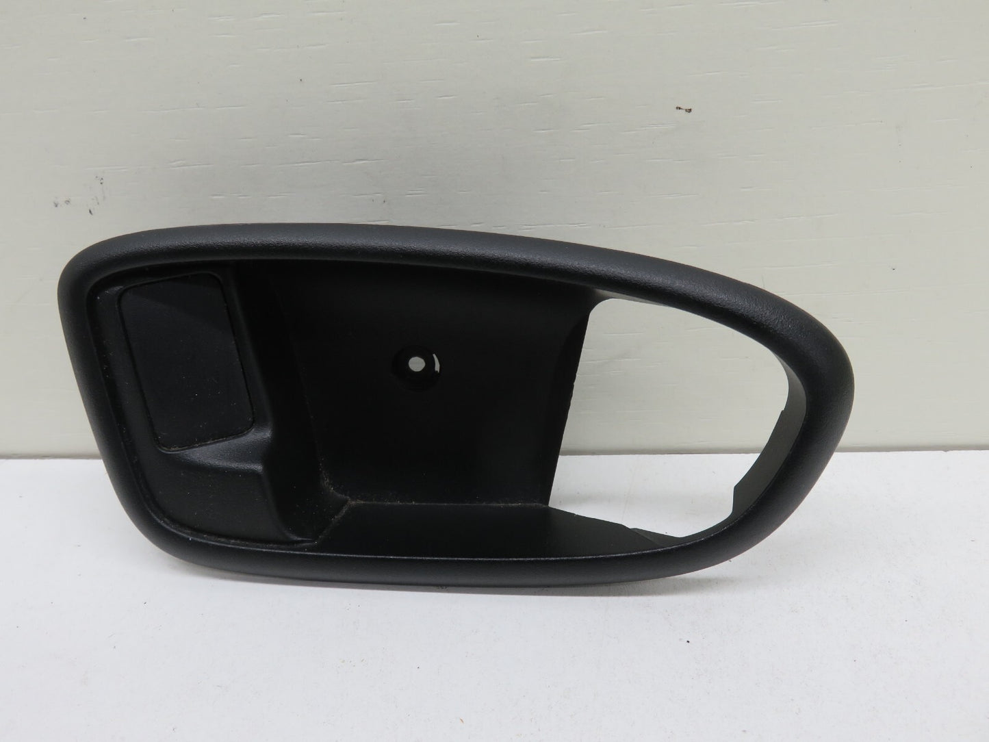 FORD SMAX OSR RIGHT REAR HANDLE SURROUND TRIM 2006-2014 1847-13