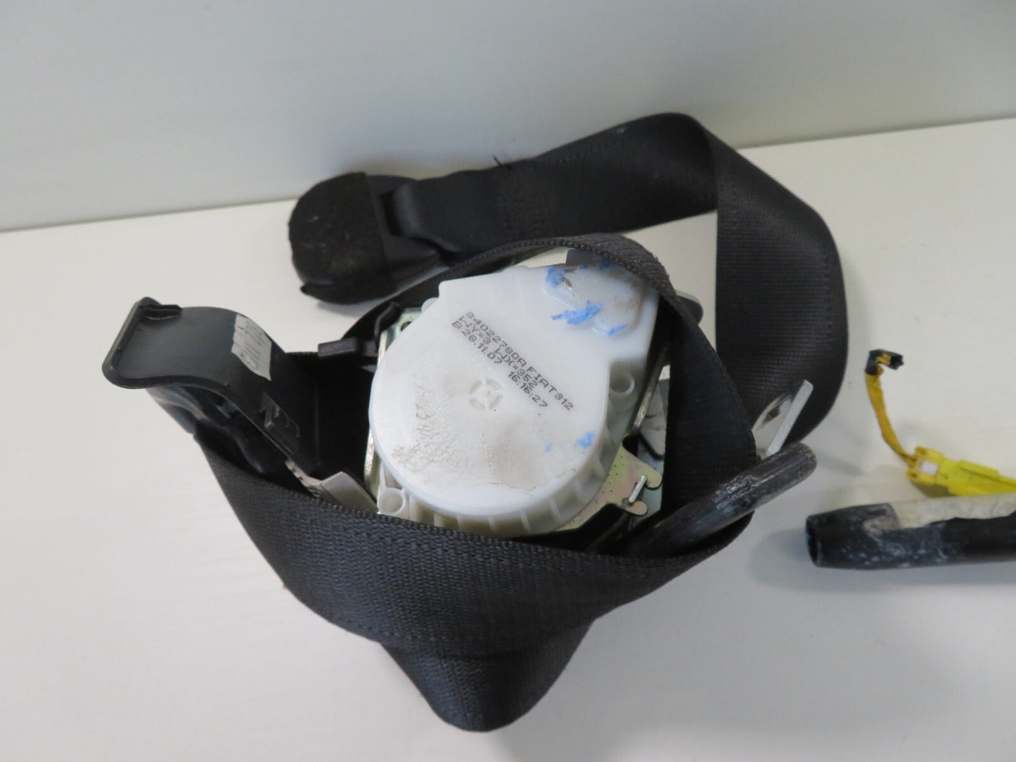 FIAT 500 OSF DRIVER SEAT BELT WITH TENSIONER 07354654010 2007-2014 1728-2