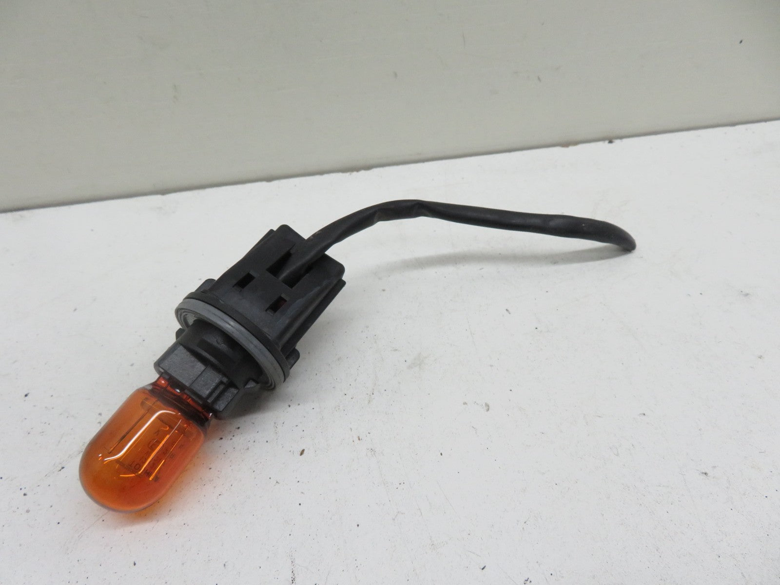 VAUXHALL MOKKA INDICATOR BULB HOLDER CUT LOOM 2012-2016 1147-14