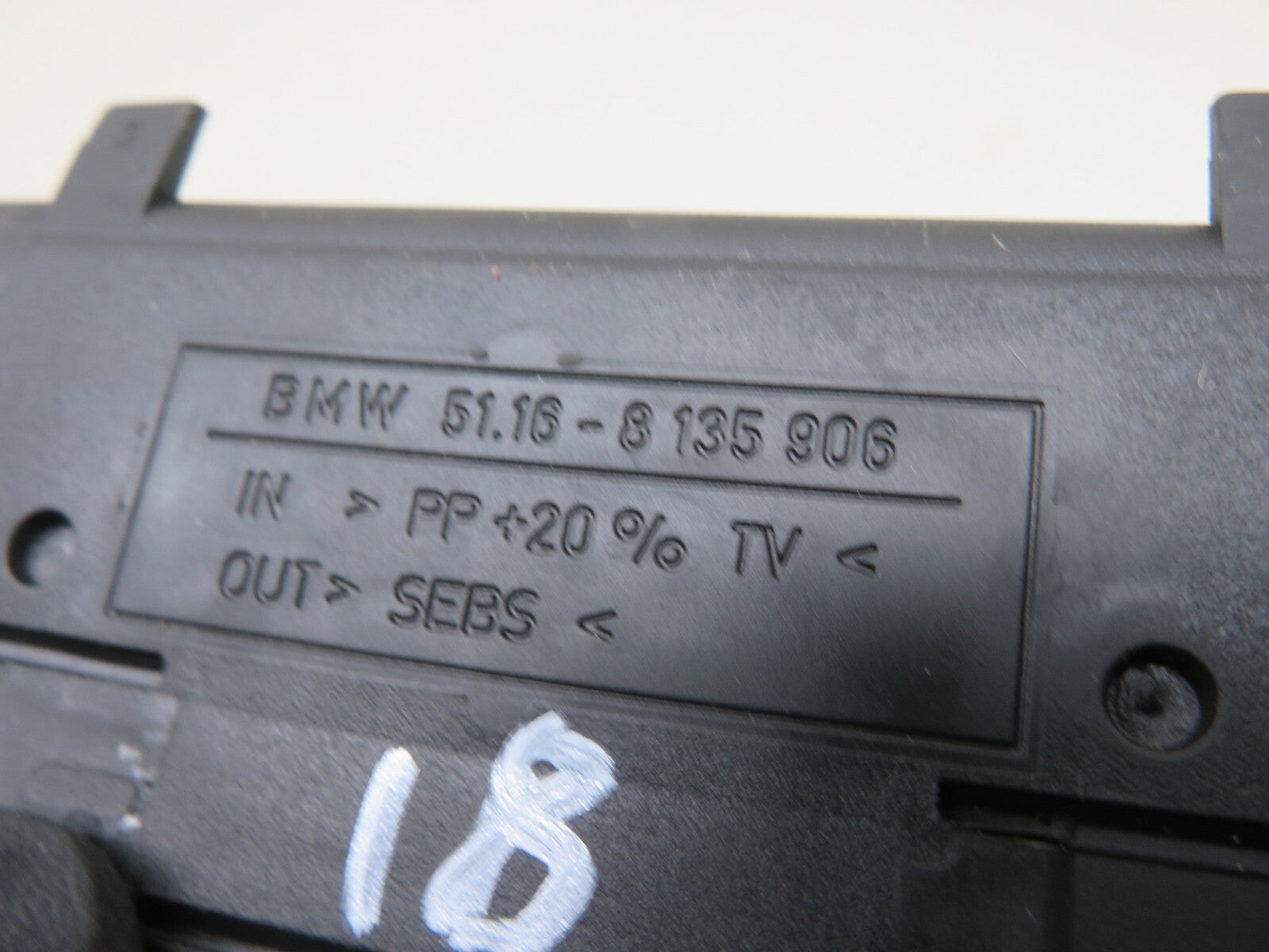 BMW E36 RUBBER INSERT TRIM 8135906 1991-1998 1658-18