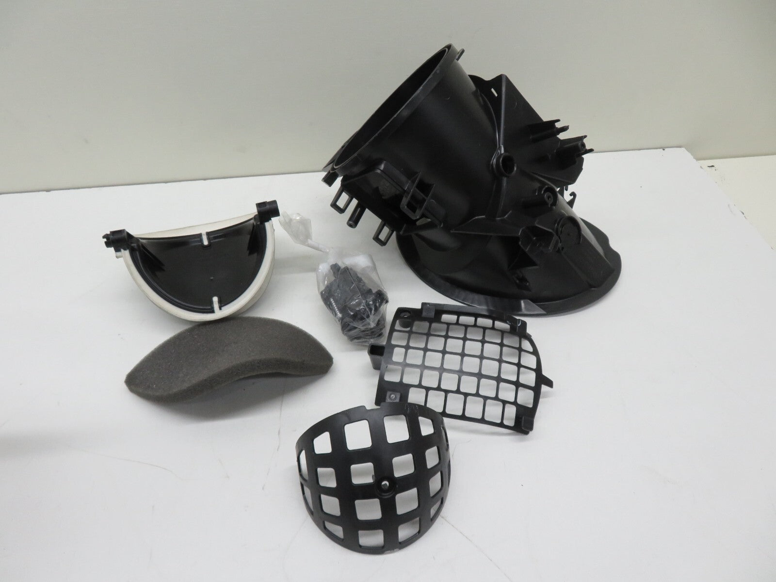 PEUGEOT 208 MK2 P21 HEATER AIR CHANNEL 9840405280