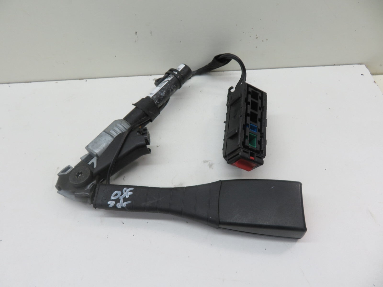 VAUXHALL CORSA D OSF DRIVER FRONT SEAT BELT TENSIONER 13225287 2006-2011 1700-9