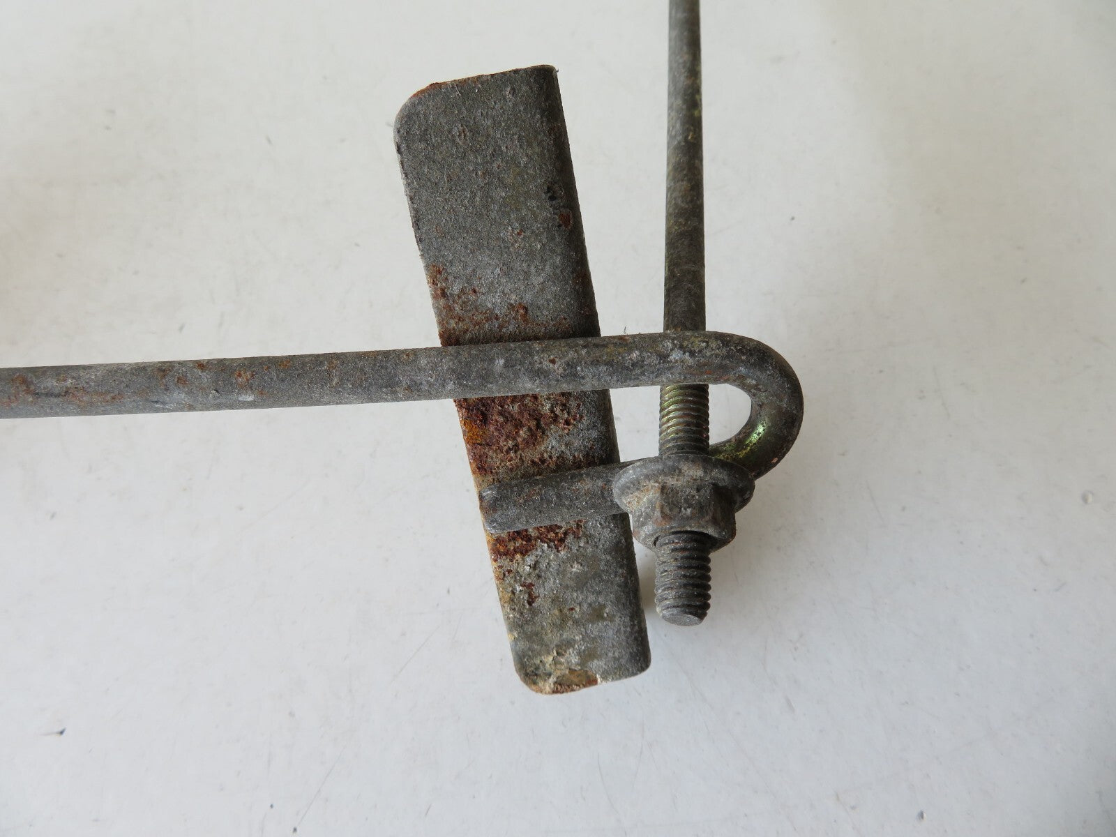 KIA PRIDE BATTERY CLAMP 1991-2000 AMS1424