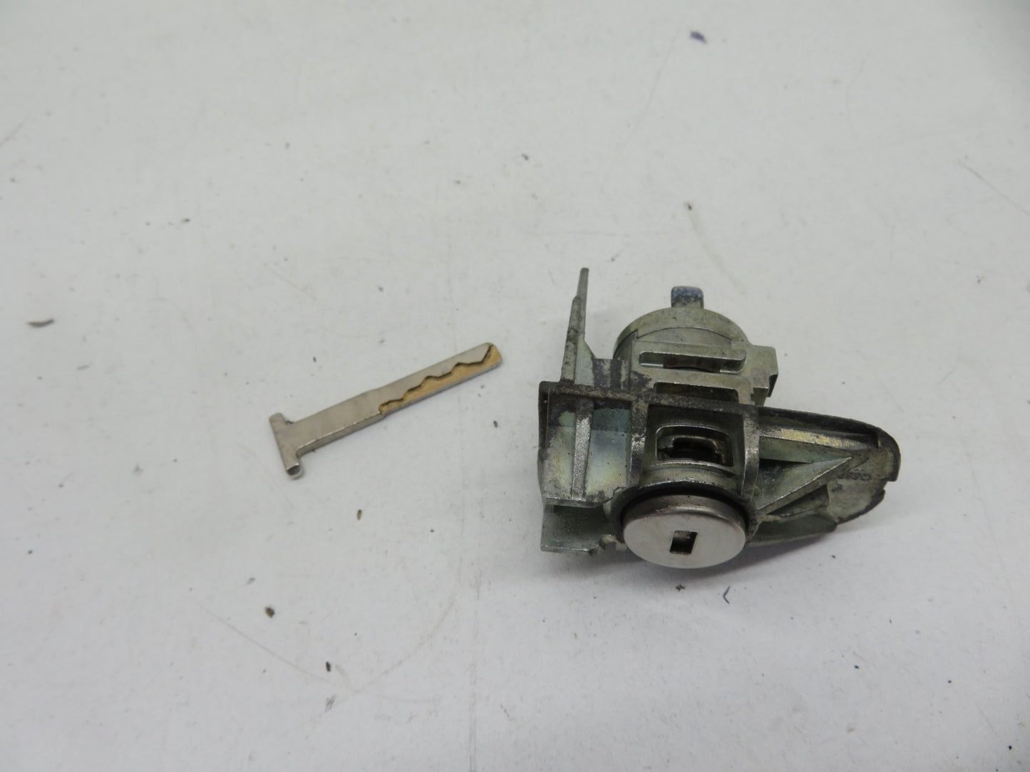 FORD C MAX DOOR LOCK WITH KEY BLADE 2011-2015 1691-7