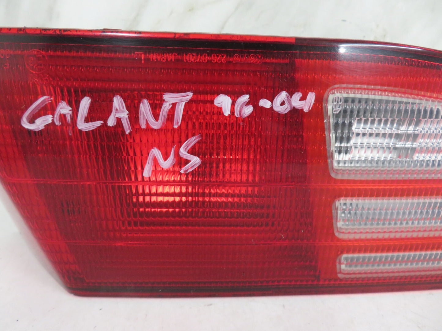 MITSUBISHI GALANT NS REAR TAIL LIGHT 226-87201 1996-2004 MIX-1710-5