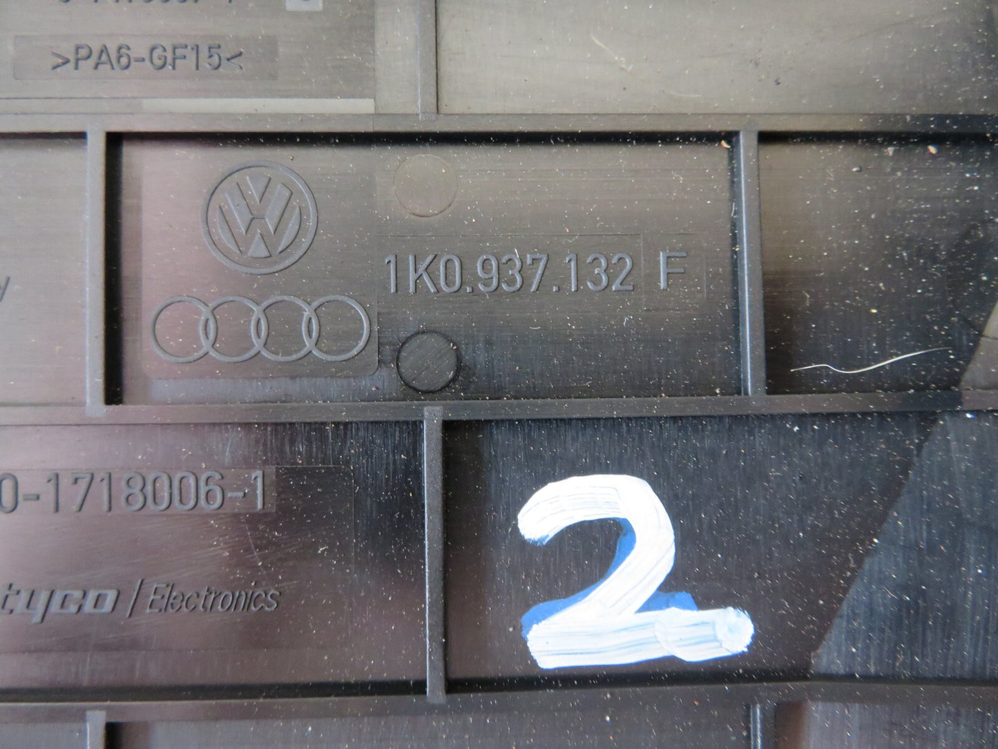 VOLKSWAGEN VW TOURAN ENGINE BAY FUSE BOX COVER 1K0937132F 2003-2010 AMS1245-2