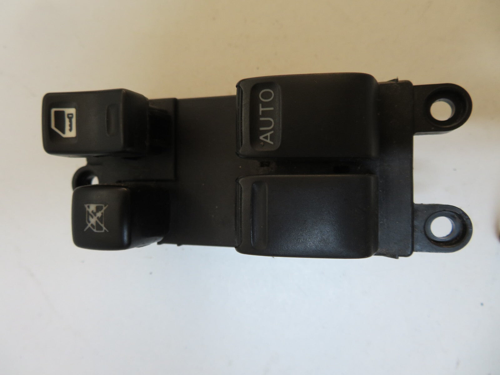 NISSAN ALMERA OS DRIVER WINDOW SWITCH 2000-2006 EJ53