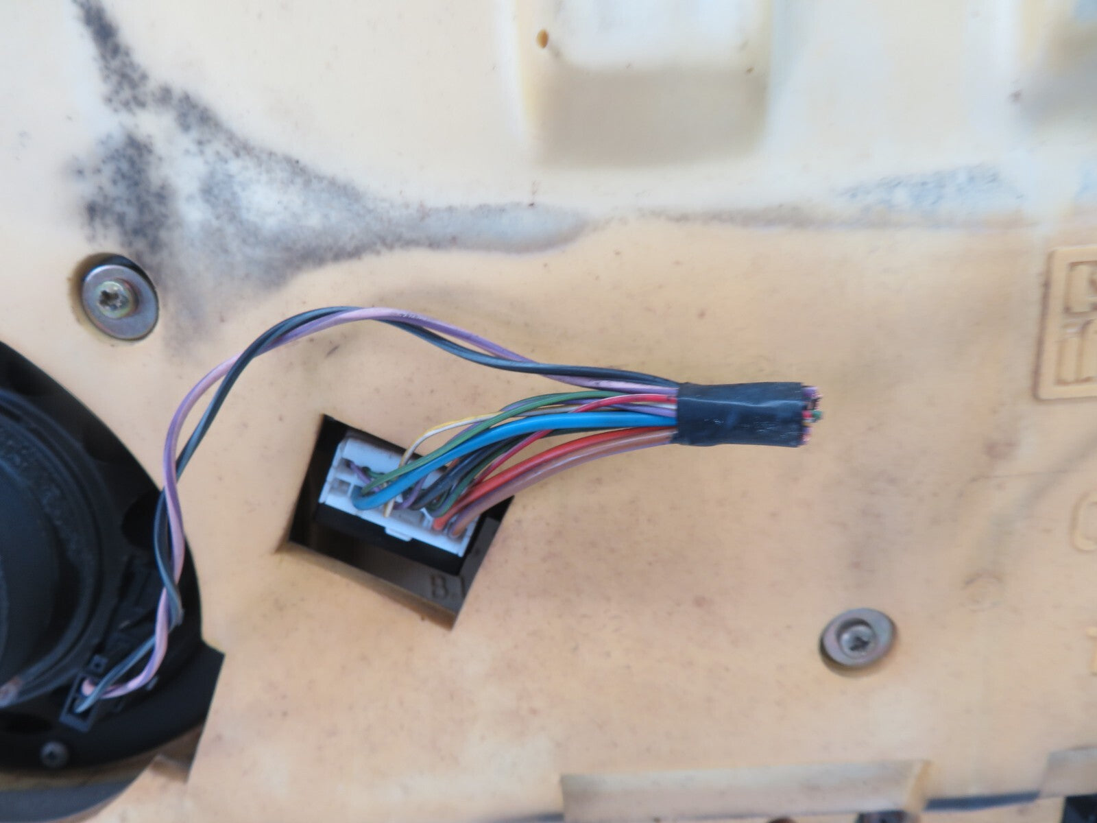 JAGUAR XJR NSR REAR PASSENGER INTERIOR DOOR PANEL WITH SPEAKER ASHTRAY 1994-2001