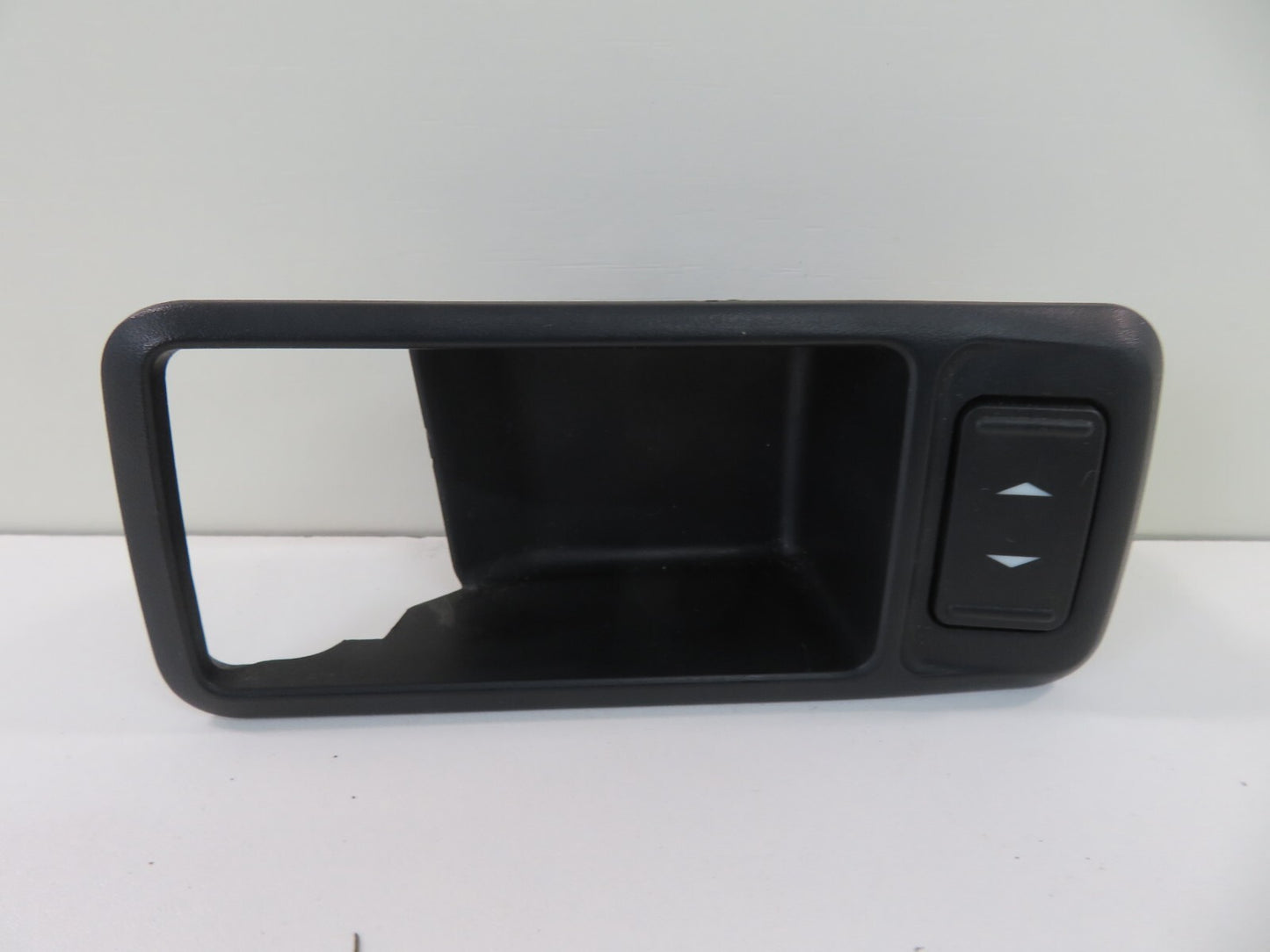 FORD C-MAX NSF WINDOW SWITCH DOOR HANDLE INSERT TRIM 2006-2010 1551-22