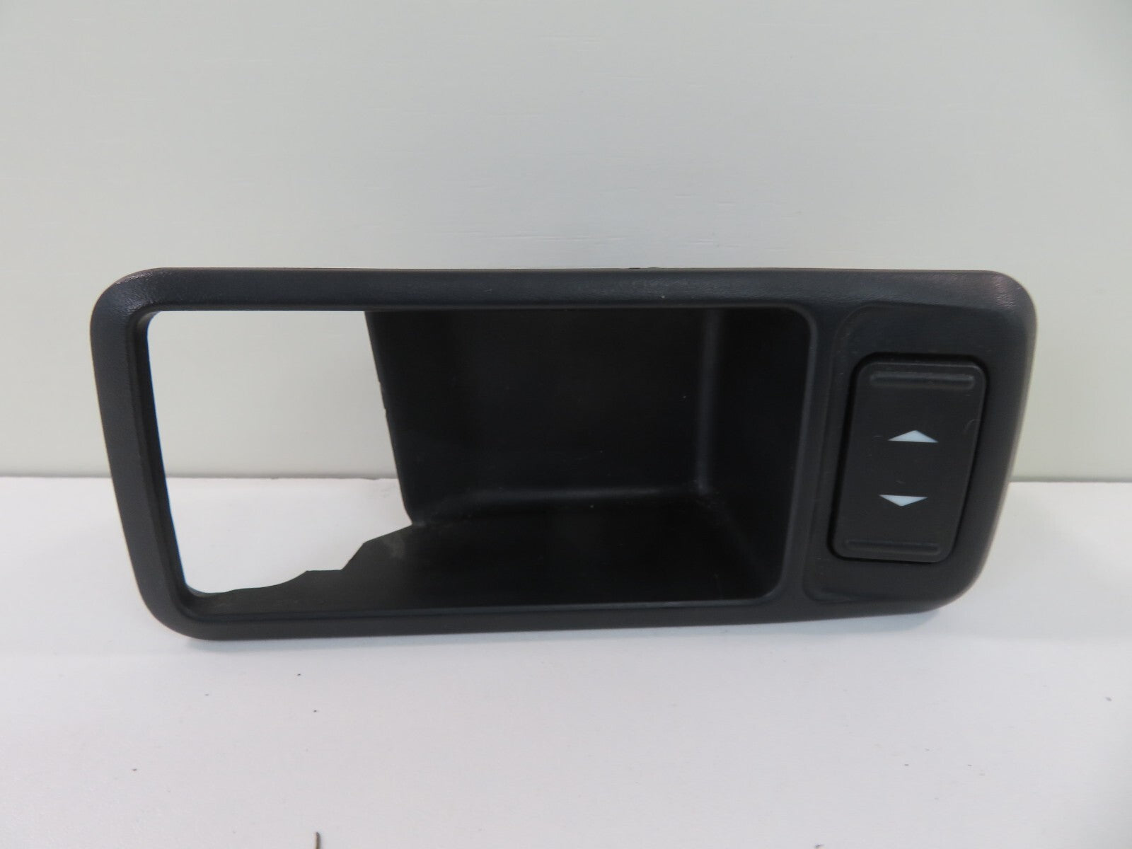 FORD C-MAX NSF WINDOW SWITCH DOOR HANDLE INSERT TRIM 2006-2010 1551-22