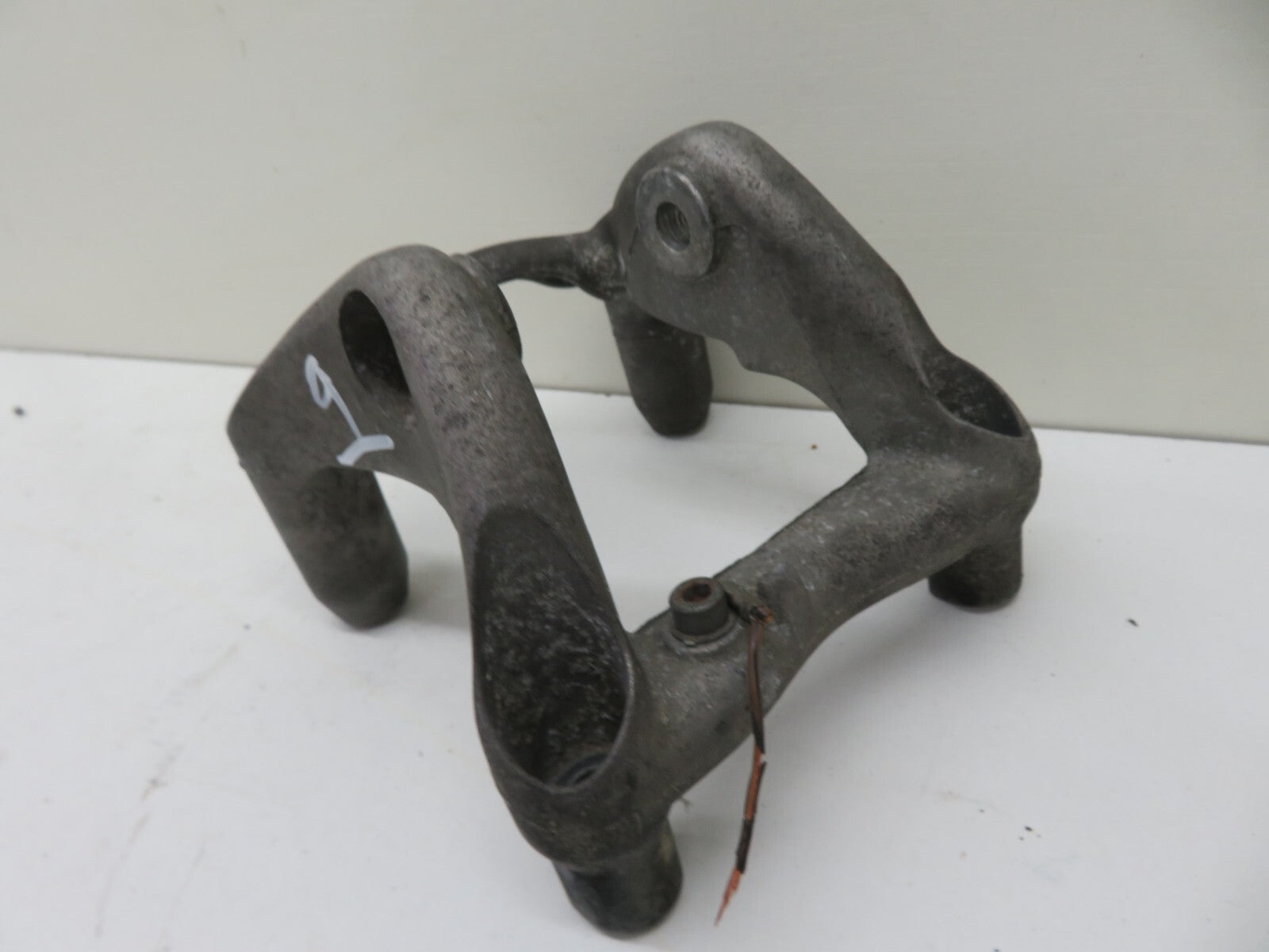 PORSCHE CAYENNE 955 MOUNT BRACKET 948115203 2003-2006 1718-9