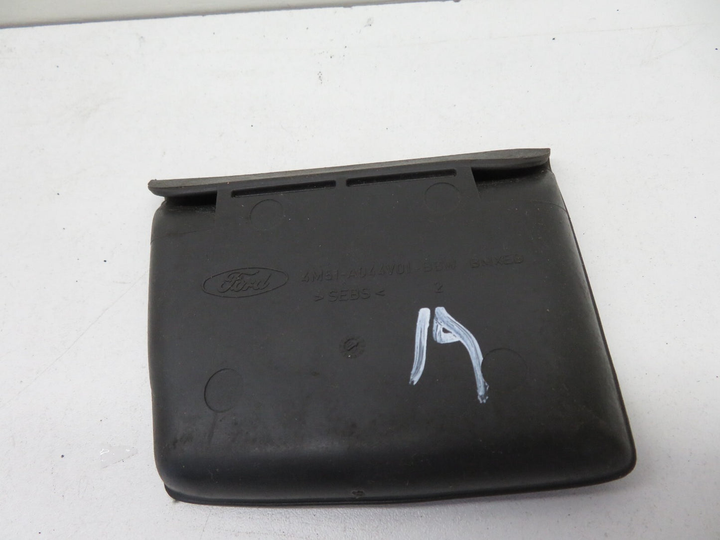 FORD FOCUS ST 225 CENTER CONSOLE RUBBER INSERT 4M51-A044V01-BBW 2006-2010 1232-6