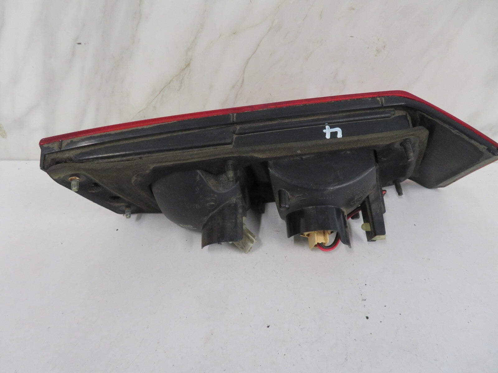 MITSUBISHI GALANT OS REAR TAIL LIGHT 226-87201 1996-2004 MIX-1710-4