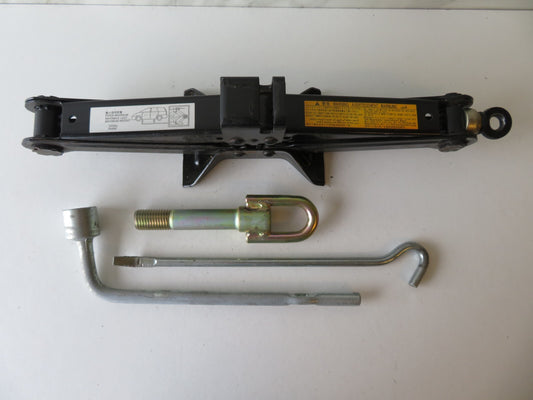 MITSUBISHI GRANDIS CAR SCISSOR JACK KIT  2004-2010 AMS1151