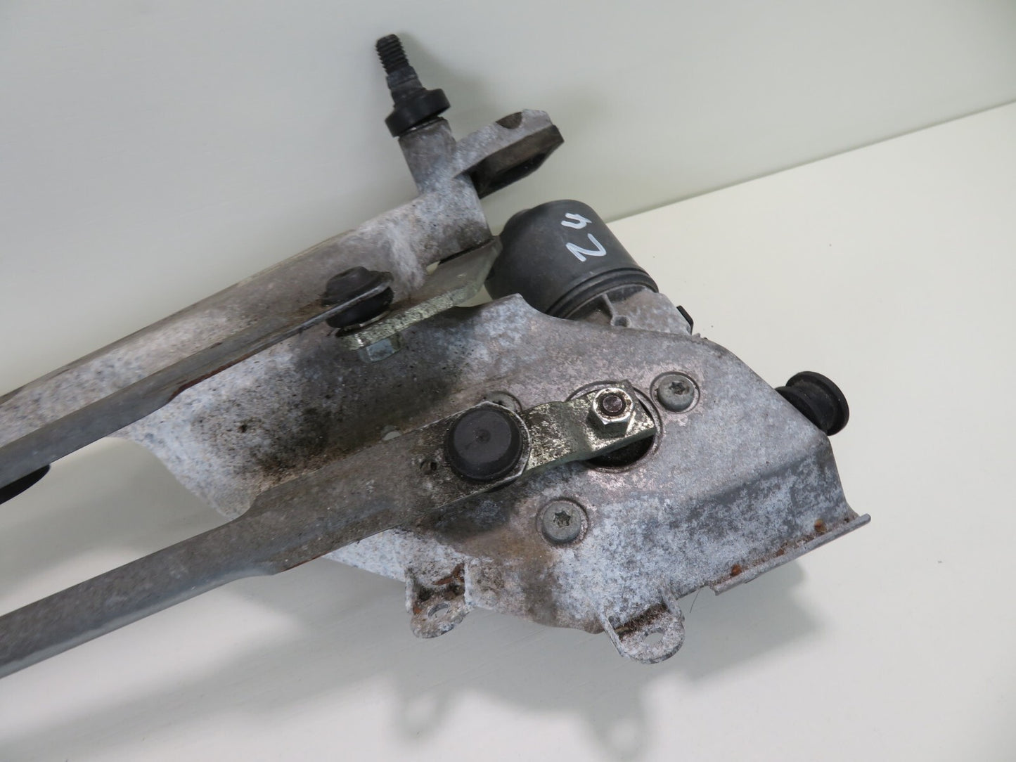 FORD FIESTA MK7 FRONT WIPER MOTOR WITH LINKAGE 8A61-17B571-BA 2009-2012 1351-24