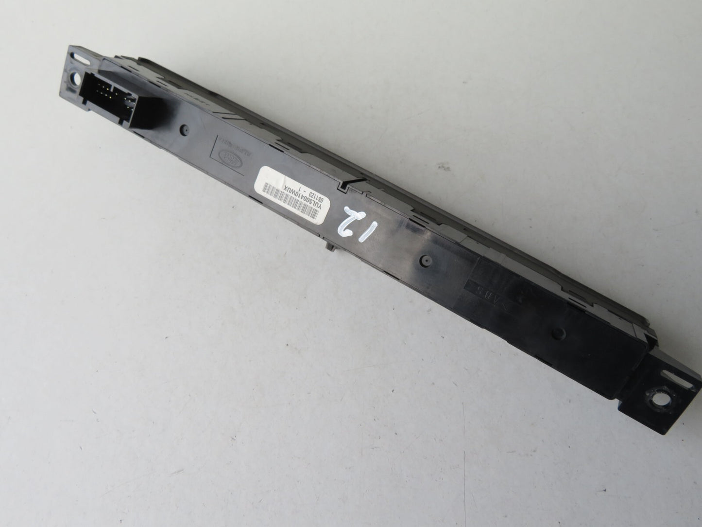 LAND ROVER DISCOVERY 3 HAZARD DOOR LOCK SWITCHES YUL500410 2005-2009 AMS1115-12