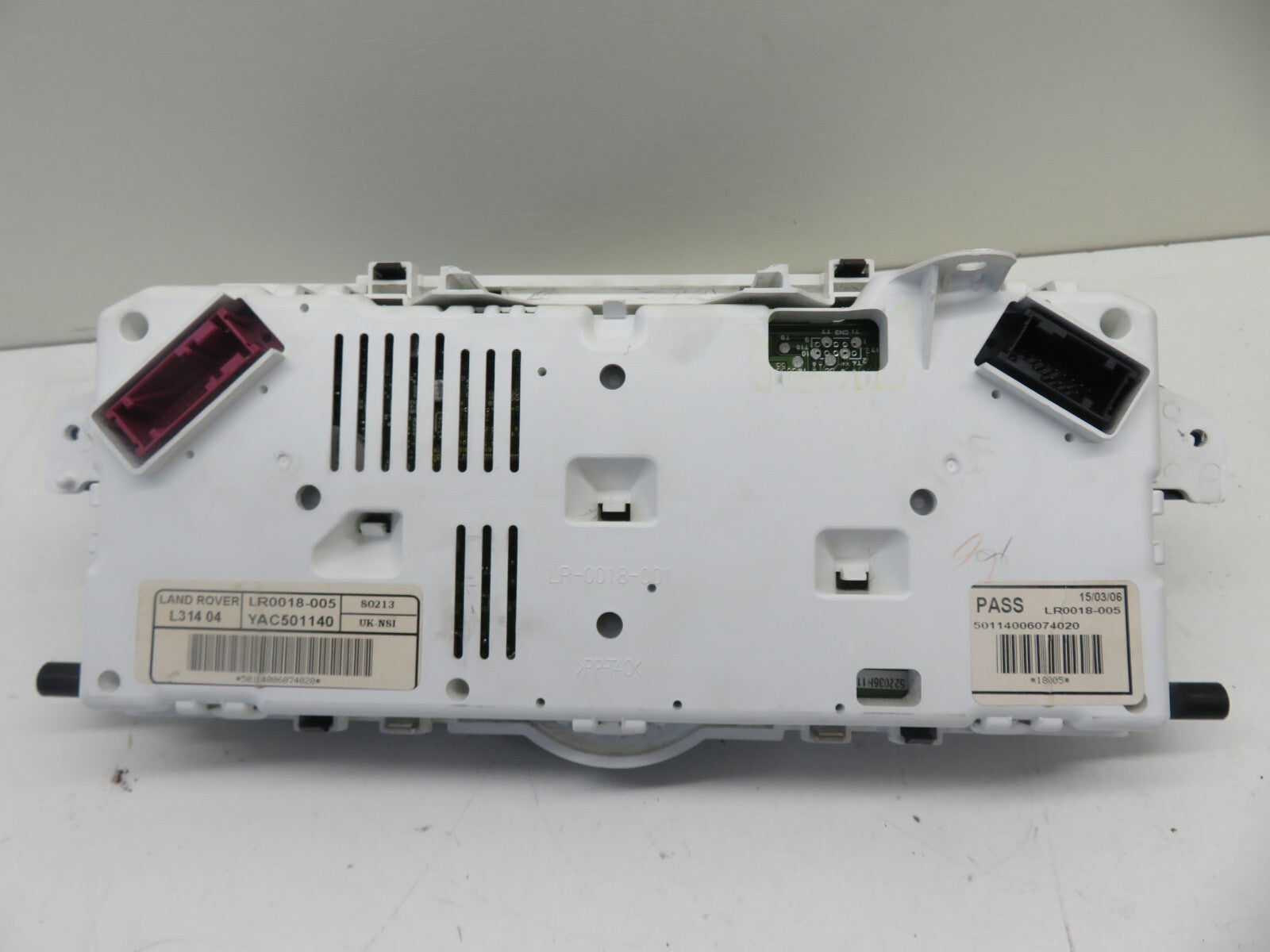 LAND ROVER FREELANDER 1 INSTRUMENT SPEEDO CLUSTER YAC501140 1998-2004 1310-22