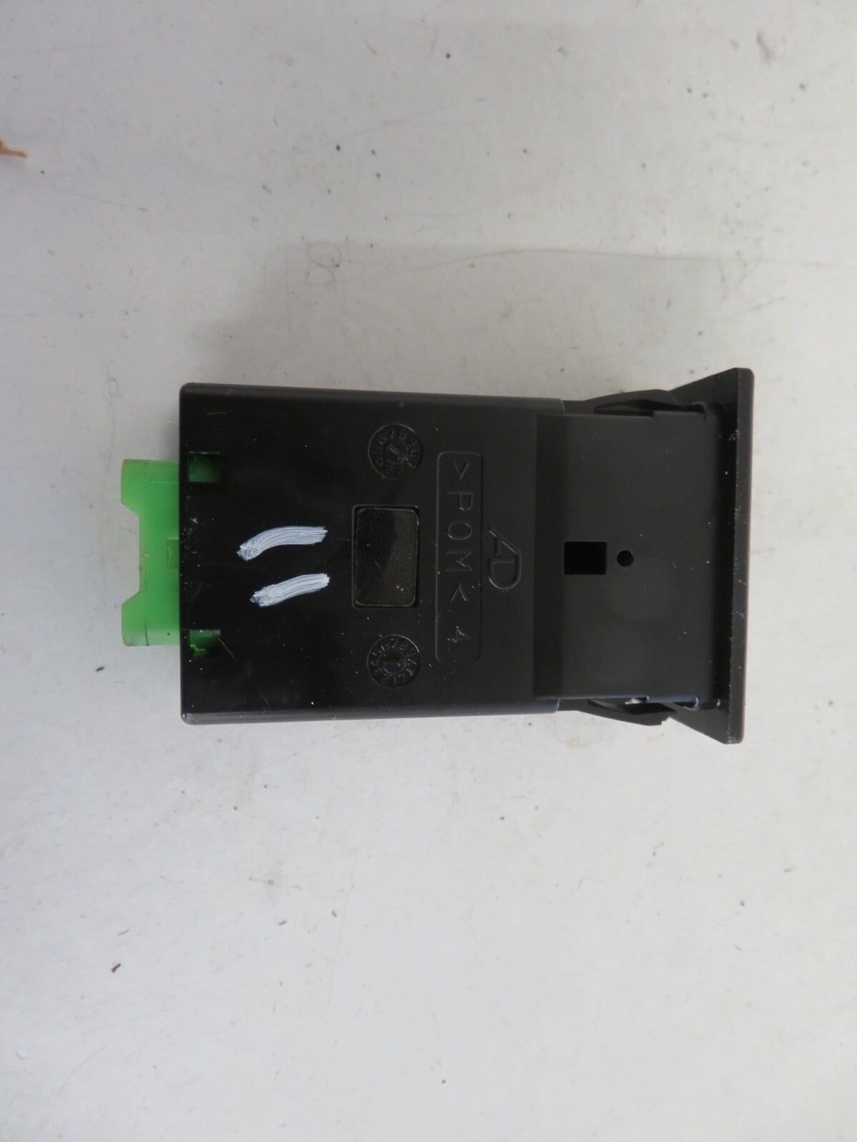 SUZUKI SWIFT GLS REAR WINDOW DEMIST SWITCH 1988-2002 1439-11