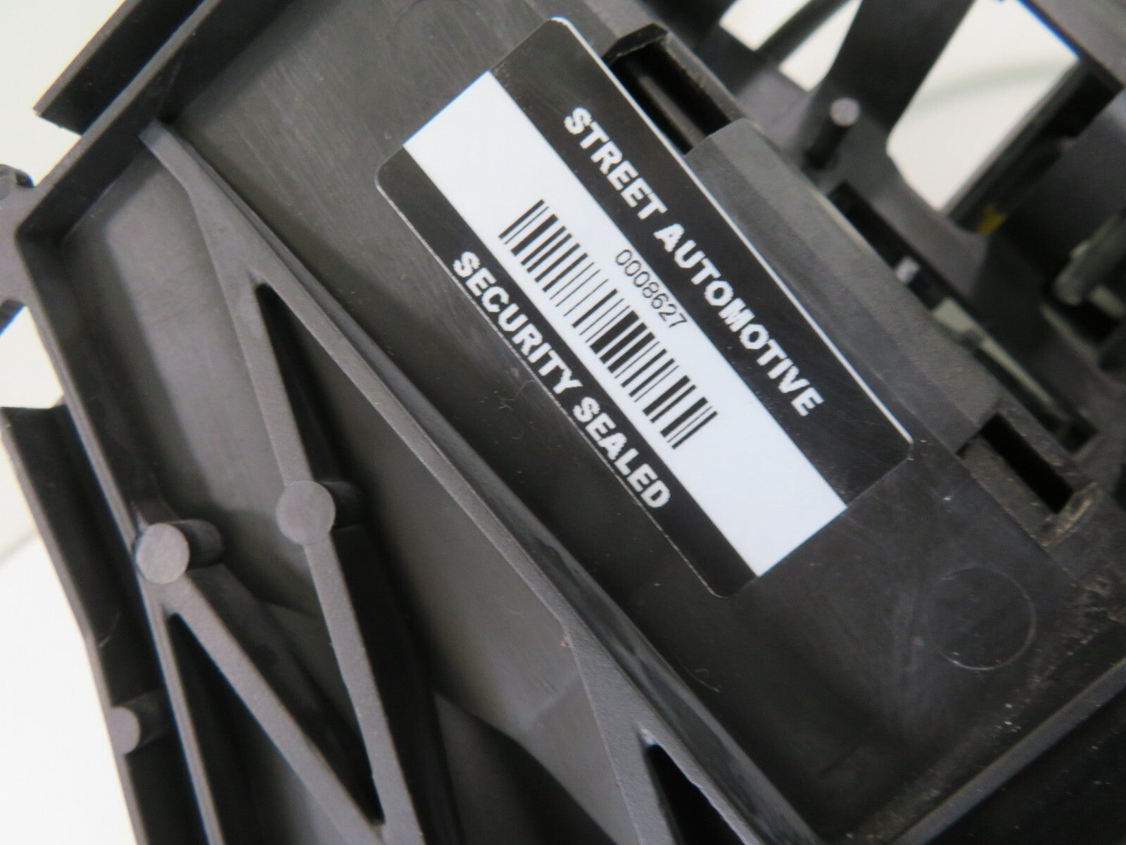 FORD C-MAX OSR RIGHT REAR DOOR LOCK CATCH 3M5A-R26412-ES 2006-2010 1401-4