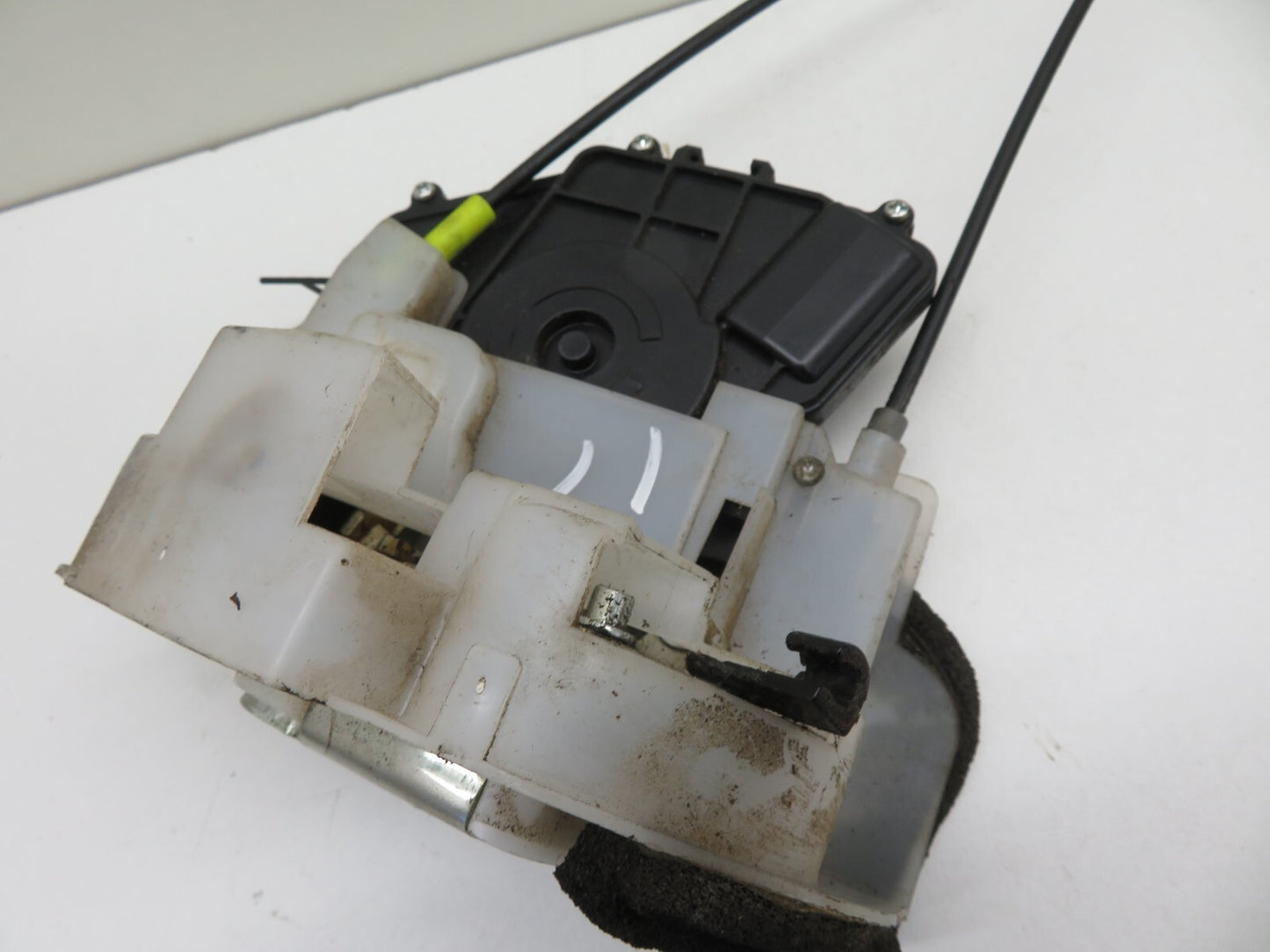 SUBARU FORESTER NSF PASSENGER FRONT DOOR LOCK CATCH 2008-2013 A601-17