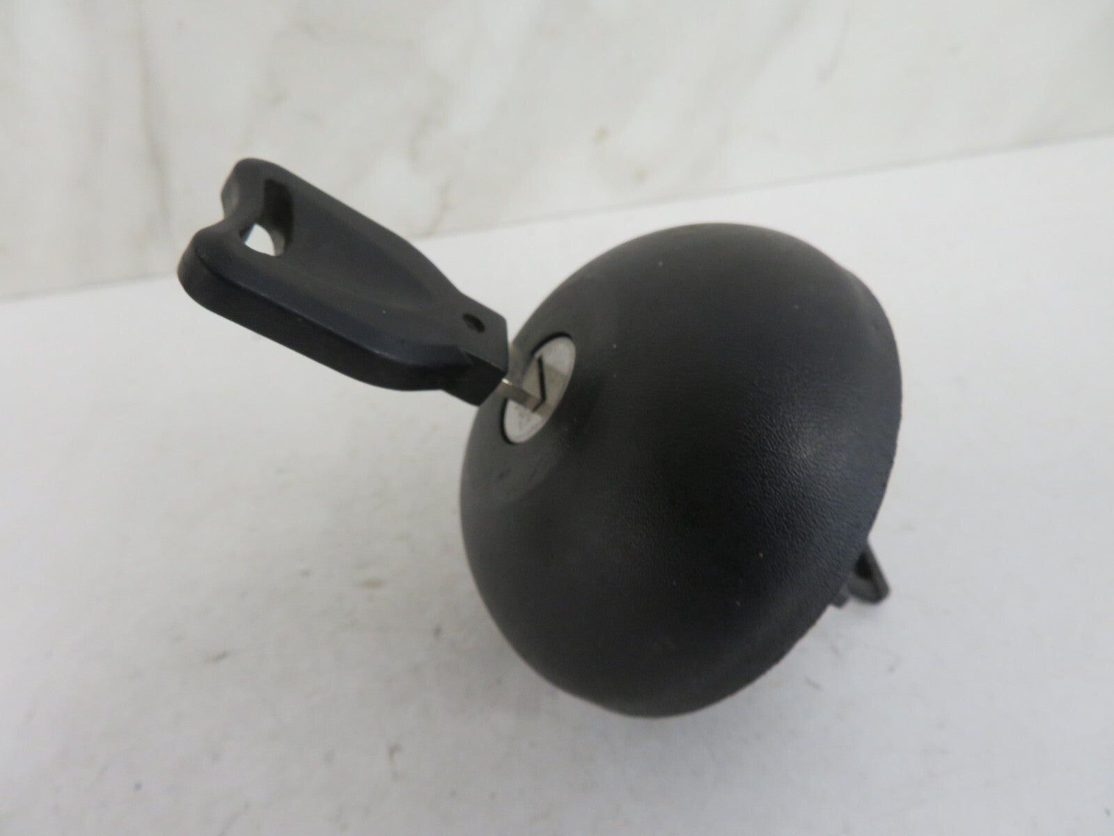 RENAULT CLIO MK2 PHASE 1 FUEL CAP WITH KEY 1998-2001 A1652-11