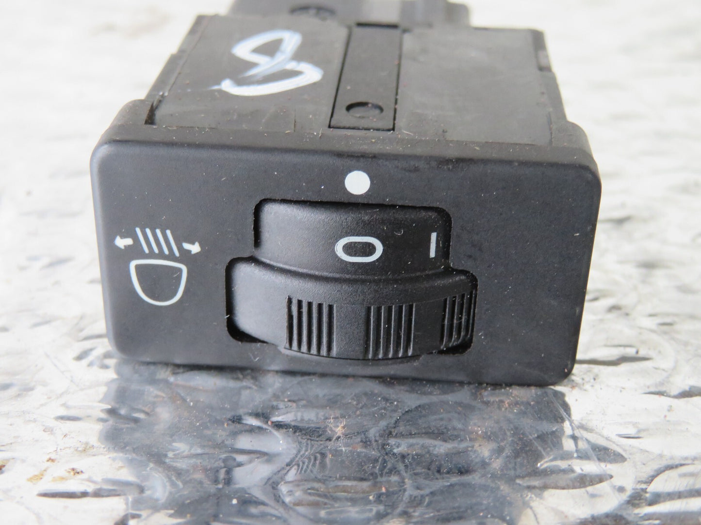 PEUGEOT 107 HEADLIGHT LEVEL SWITCH 2005-2012 A1635-8