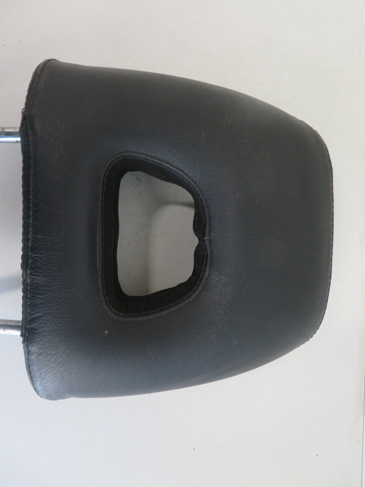 MITSUBISHI L200 LEATHER HEAD REST 1998-2006 MIX1644-3
