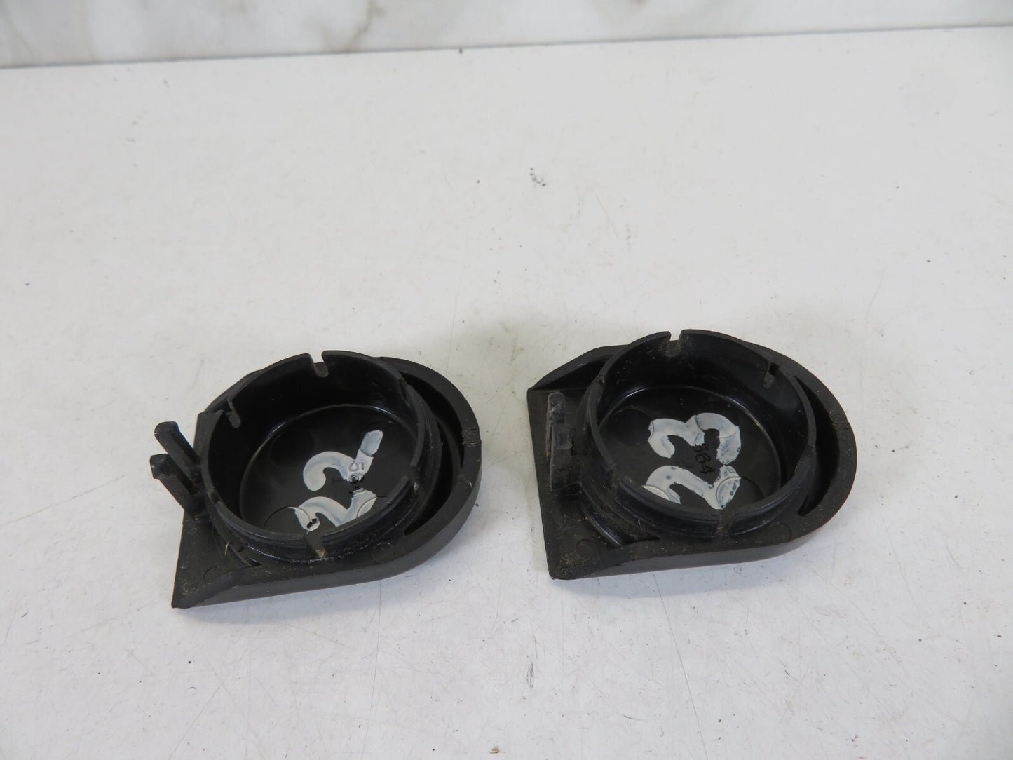 MAZDA 5 MPV WINDSCREEN WIPER ARM BOLT COVERS PAIR 2005-2010 A1427-23