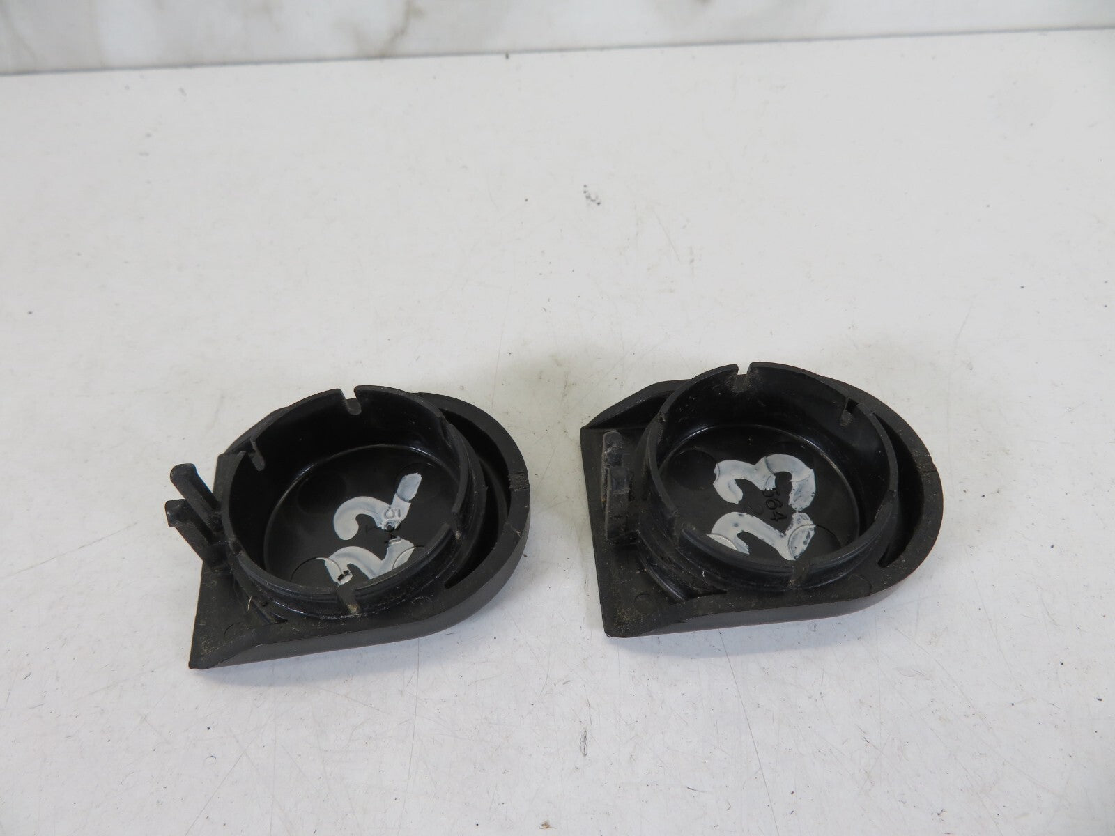 MAZDA 5 MPV WINDSCREEN WIPER ARM BOLT COVERS PAIR 2005-2010 A1427-23