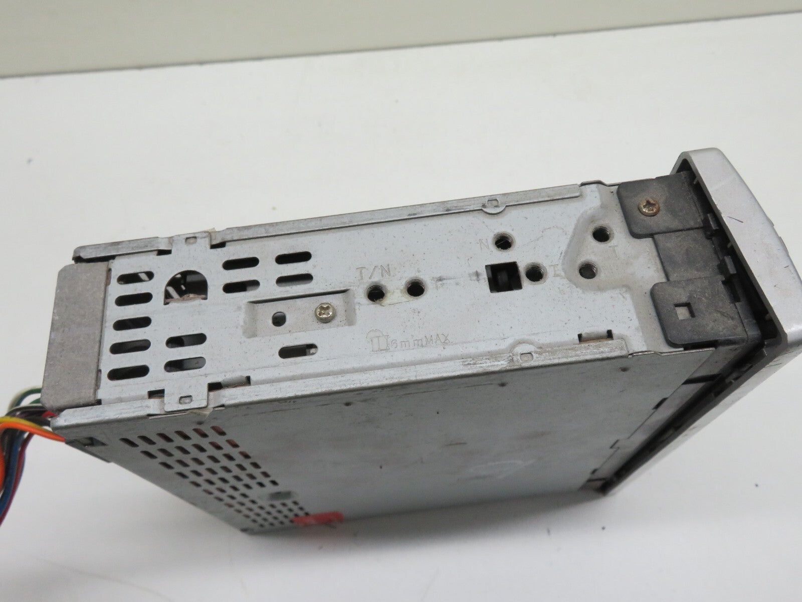 BMW E36 TEVION 45939 RADIO CD BLUETOOTH PLAYER (SEE PHOTOS) 1991-1998 1756-10