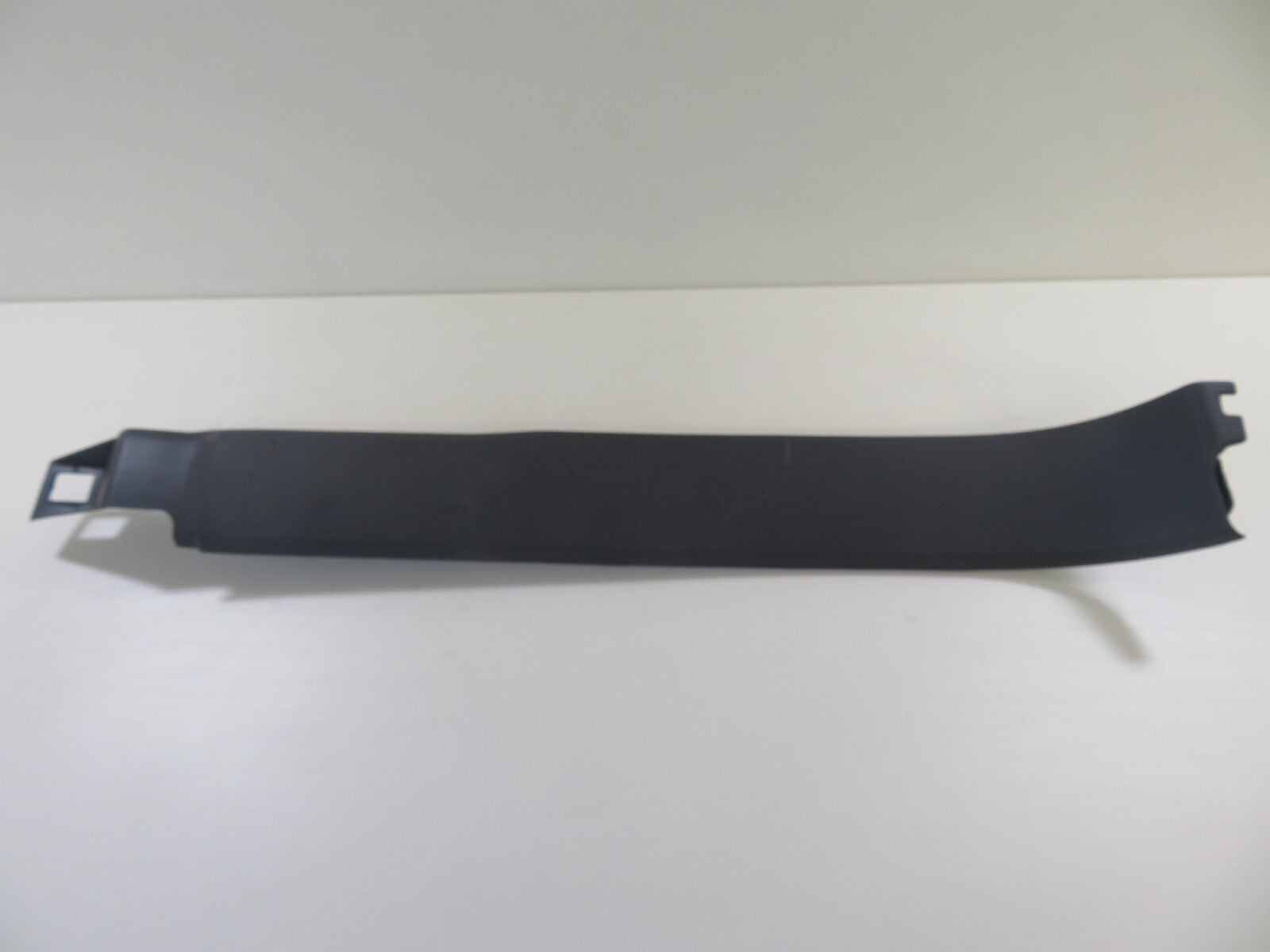 VW TOURAN NSR PASSENGER REAR DOOR SILL TRIM 1T0853371B 2003-2009 1711-1