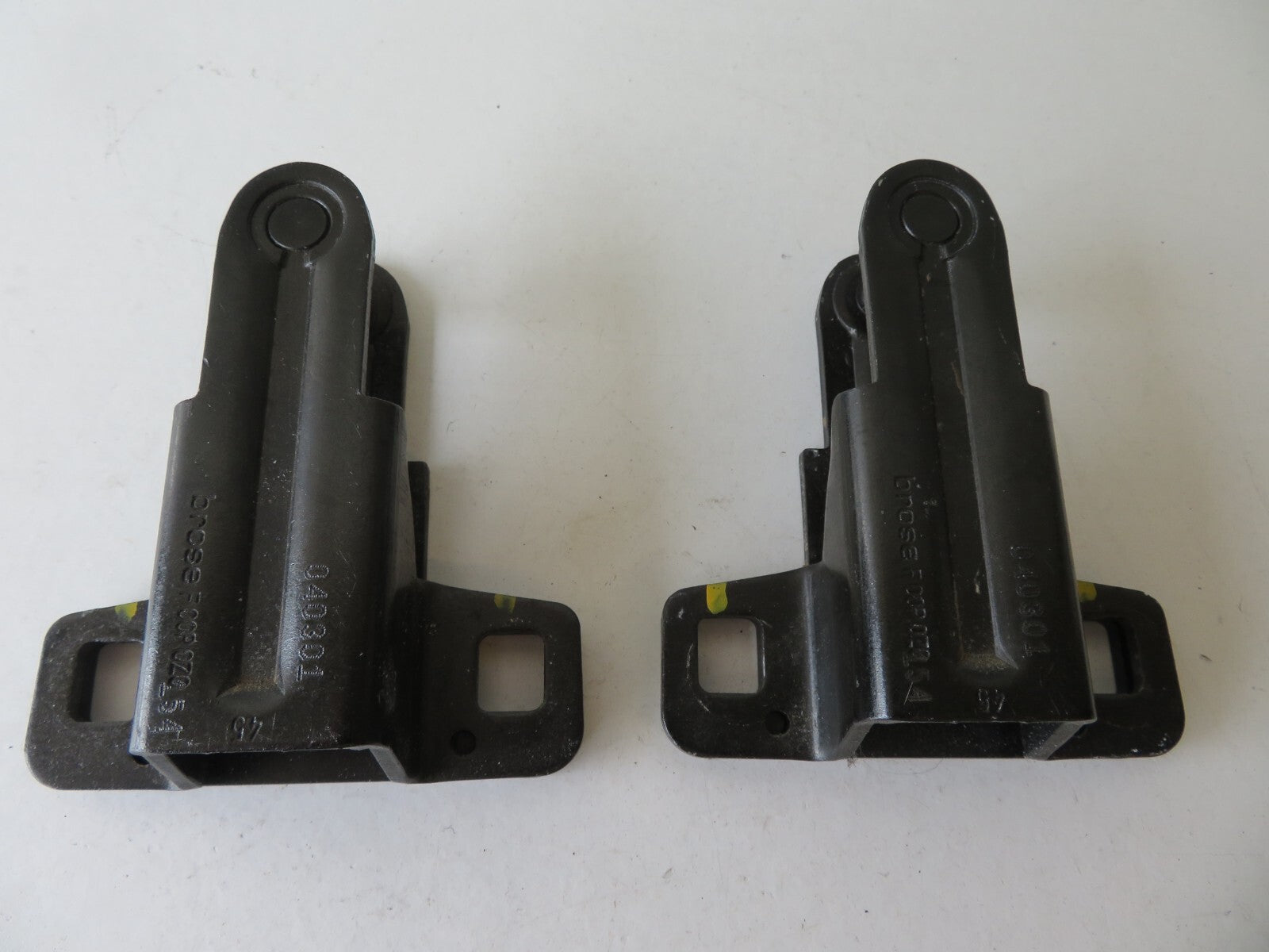 BMW X5 E53 LOWER TAILGATE LOCK LATCHES PAIR 2004-2007 RG04 SA