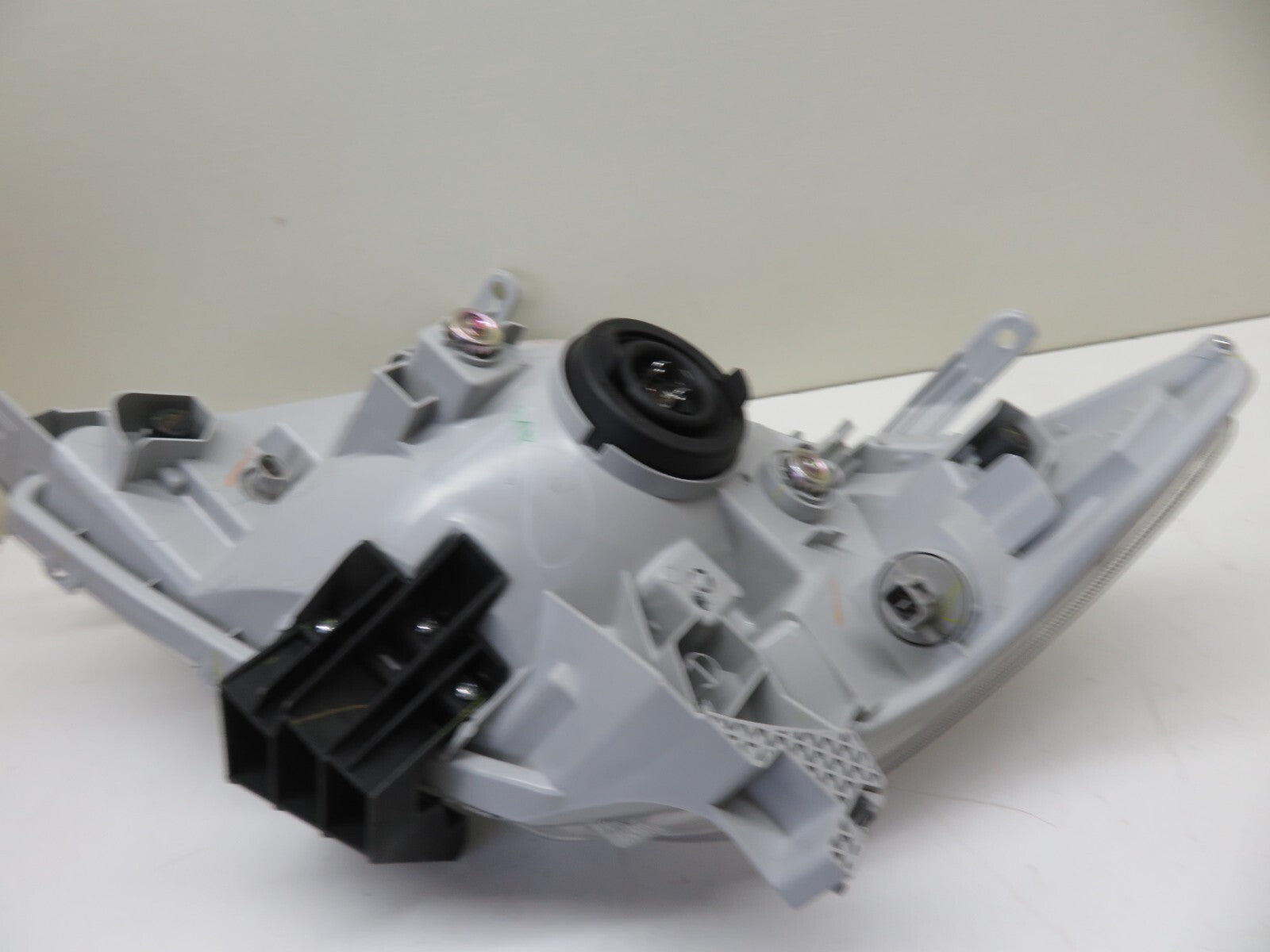 OS DRIVER SIDE HEADLIGHT FOR TOYOTA HILUX 81110-0K180 2009-2015