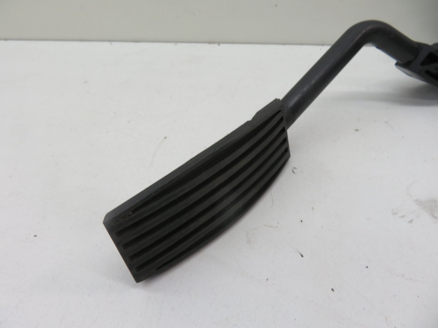 VAUXHALL CORSA D THROTTLE PEDAL 55702021 2006-2011 1700-11