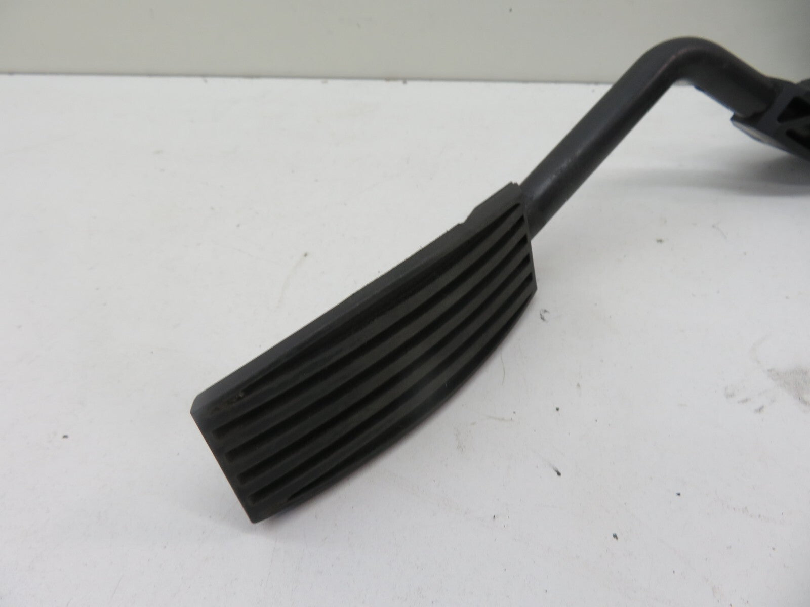 VAUXHALL CORSA D THROTTLE PEDAL 55702021 2006-2011 1700-11