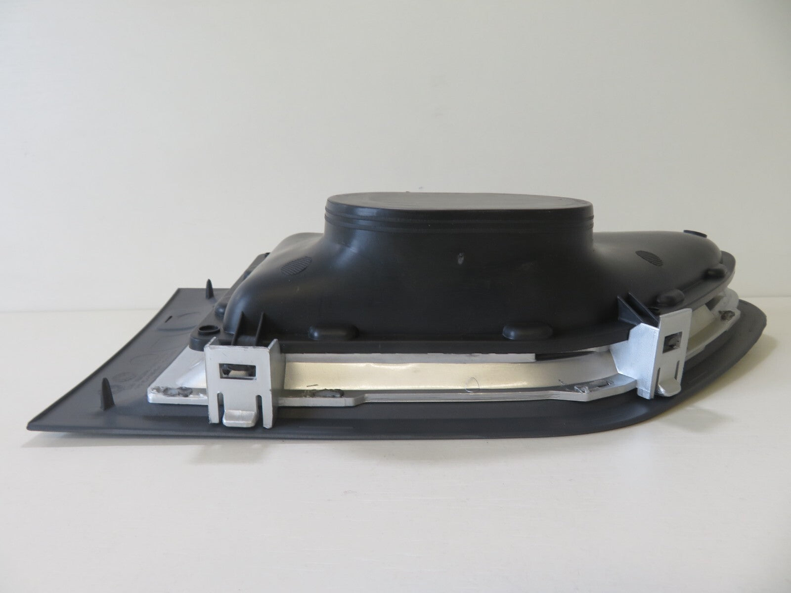 NS PASSENGER SIDE VENT GRILLE FOR RANGE ROVER SPORT L320 LR8021414 09-13