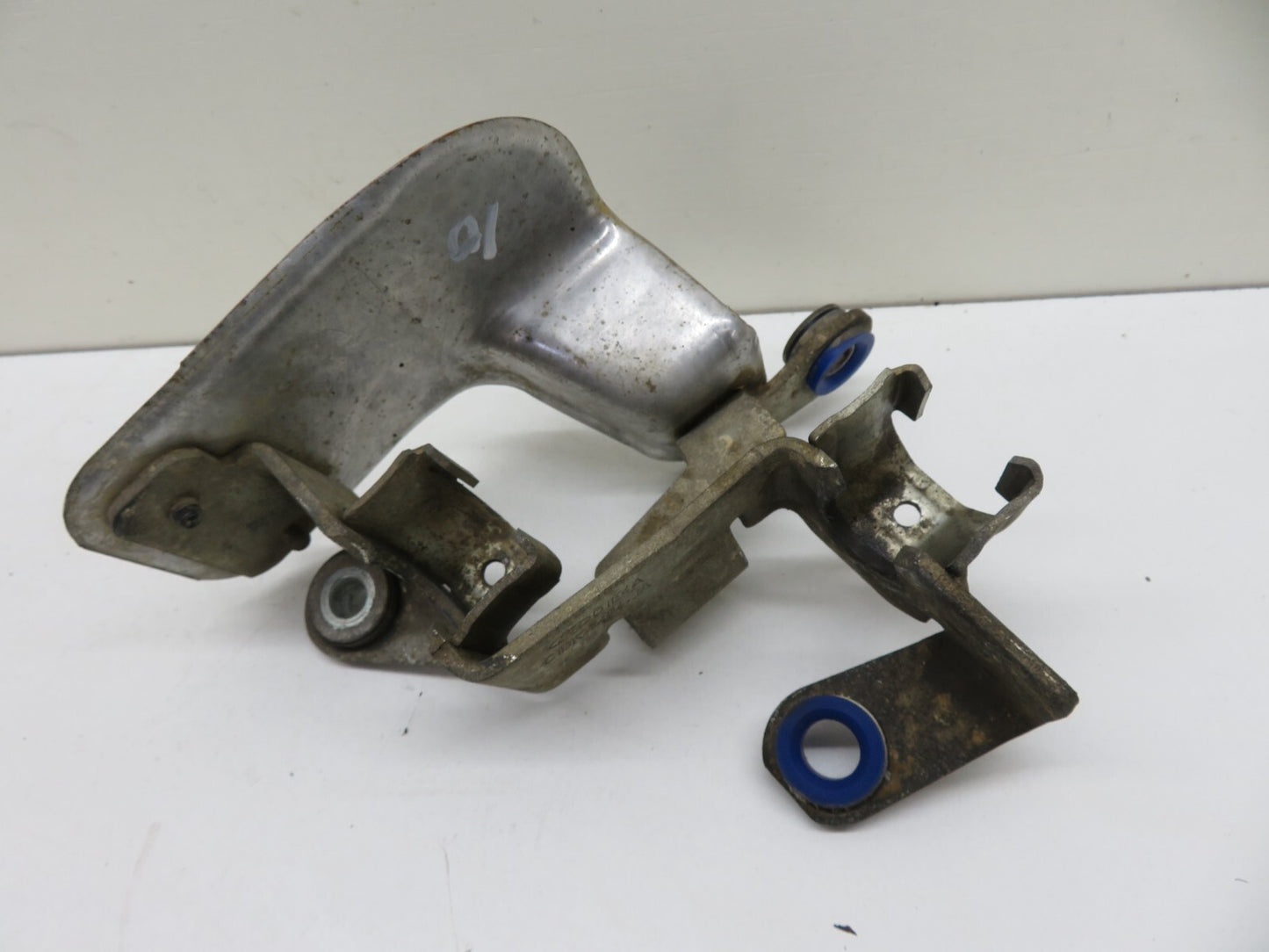 FORD FIESTA MK7 ST180 GEAR SELECTOR CABLE BRACKET HOLDER 2013-2017 1546-10