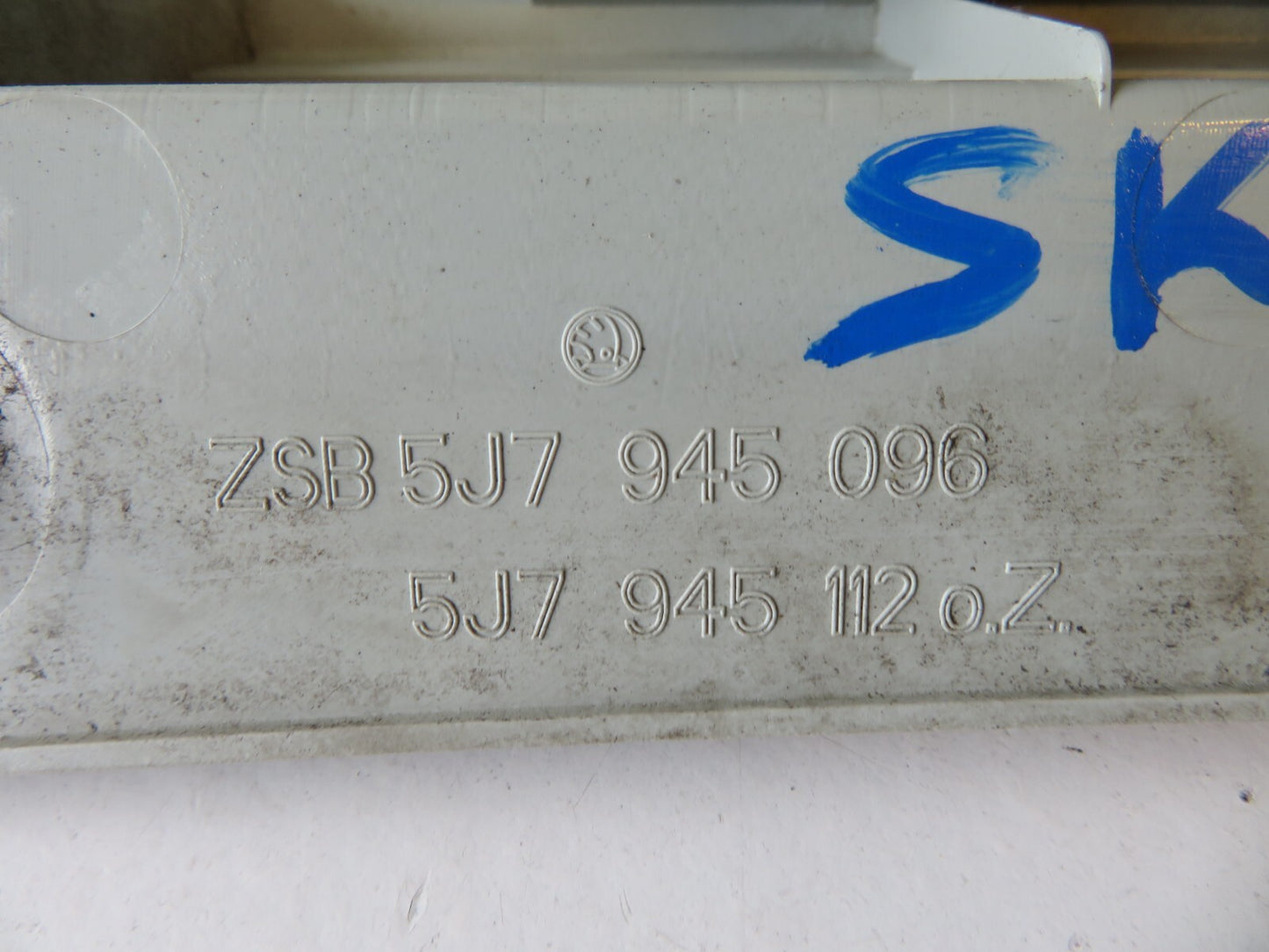 SKODA ROOMSTER OS DRIVER SIDE REAR TAIL LIGHT 5j7945096 2007-2013