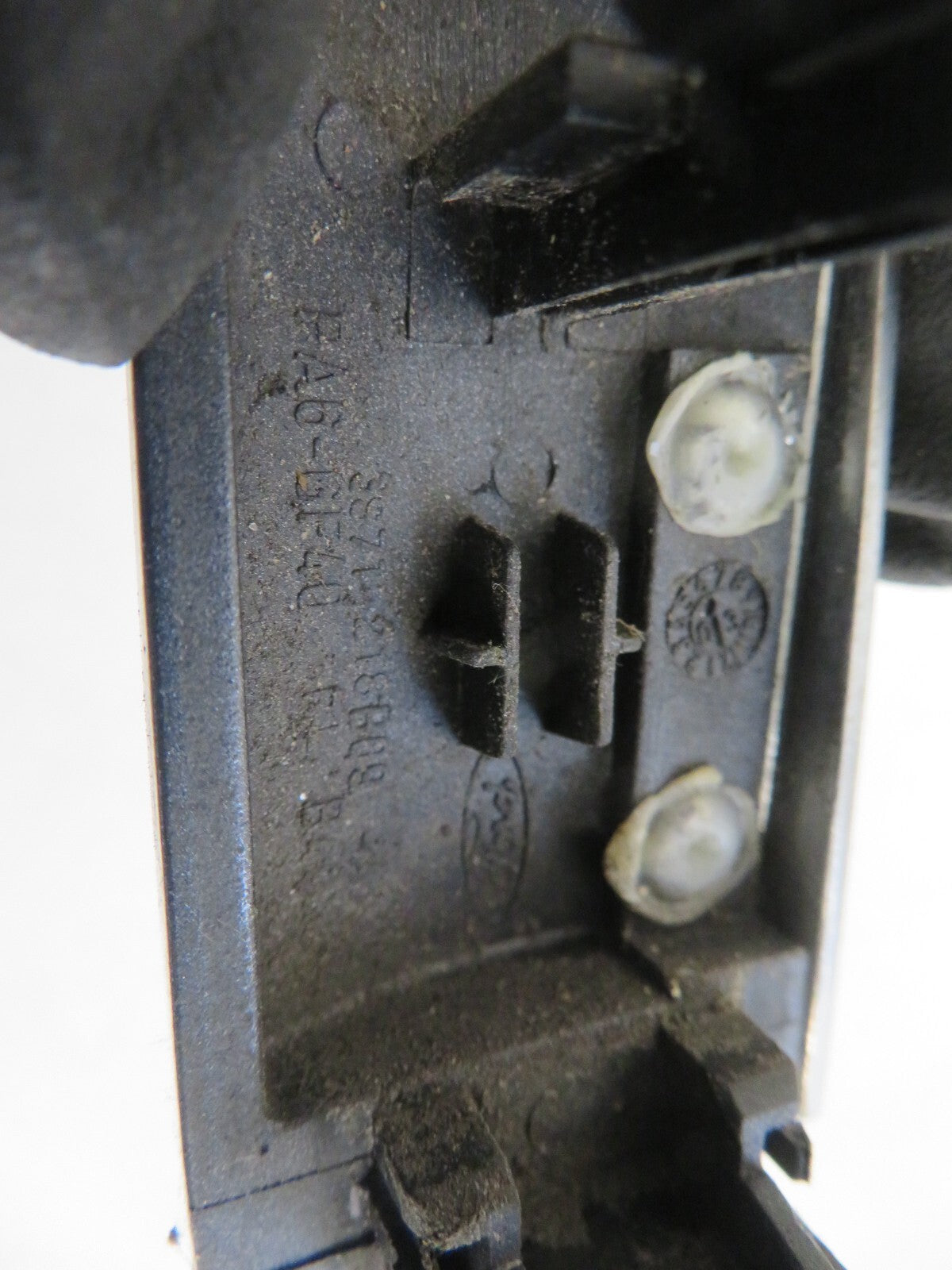 FORD MONDEO MK3 NSR DOOR HANDLE END CAP 2000-2007 1342-25