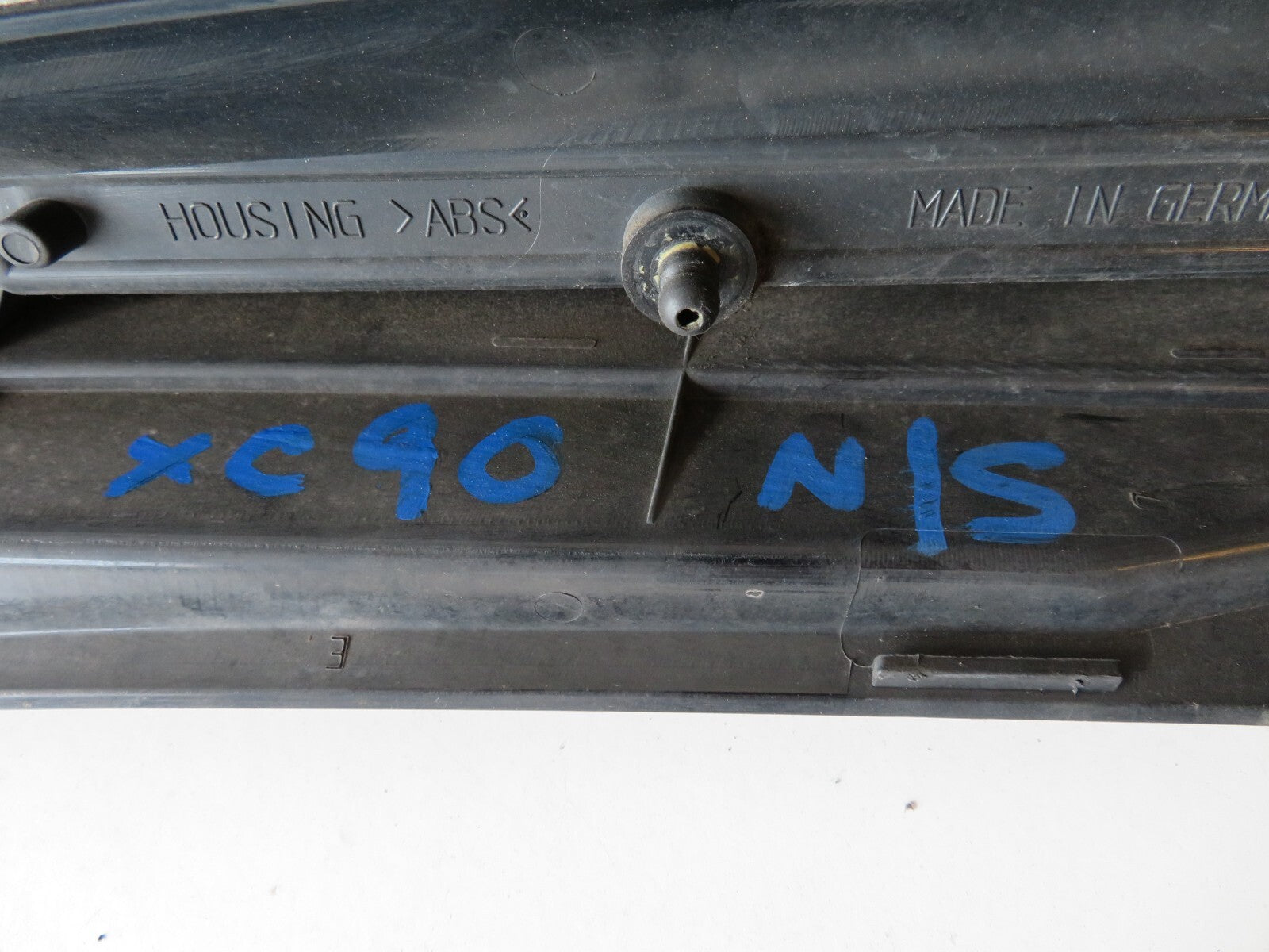 VOLVO XC90 NS PASSENGER REAR TAIL LIGHT UPPER 2002-2006