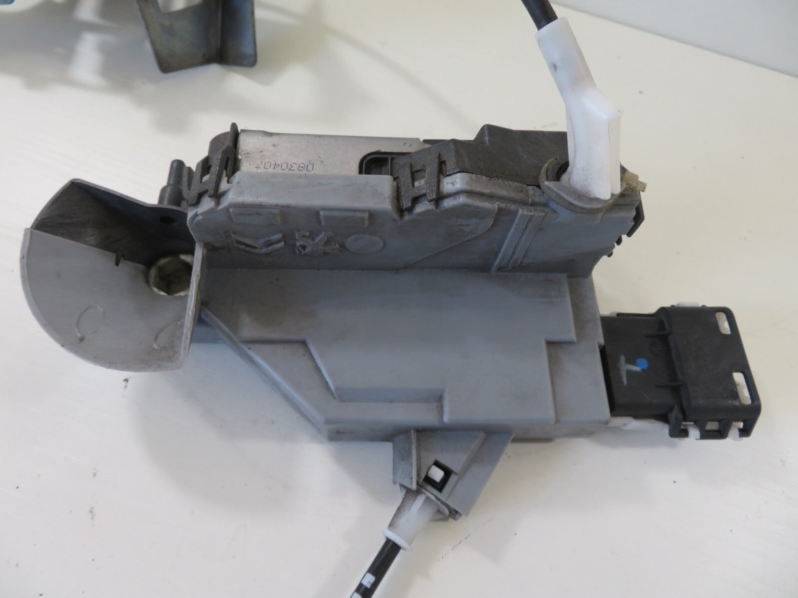 PEUGEOT 308 NSF DOOR LOCK CATCH 2007-2013 1410-2