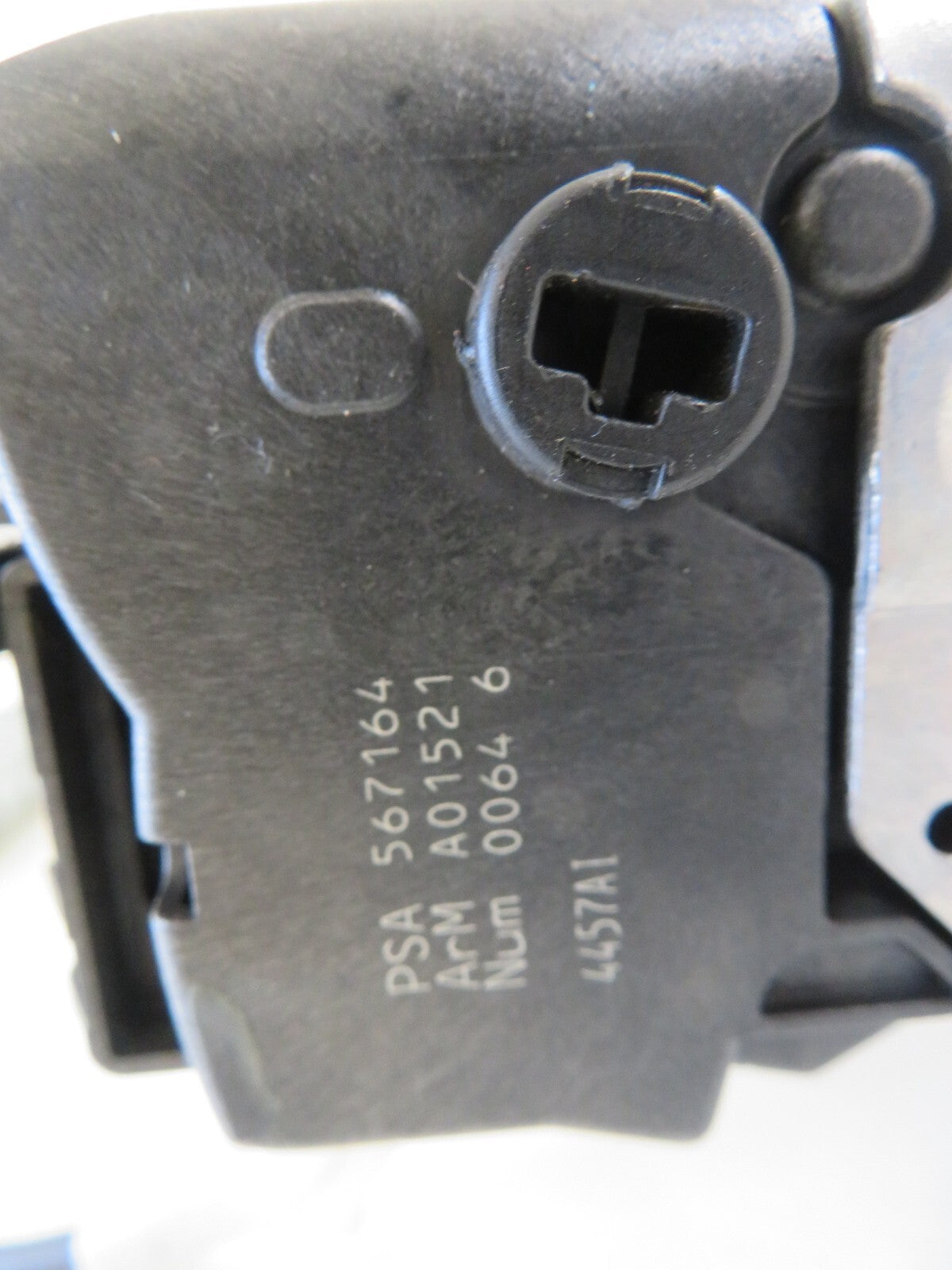 PEUGEOT 308 OSR DOOR LOCK CATCH 2007-2013 1410-1