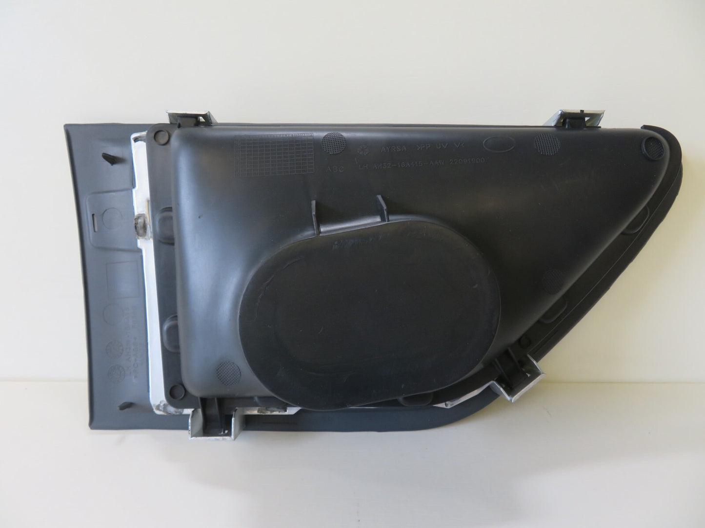 NS PASSENGER SIDE VENT GRILLE FOR RANGE ROVER SPORT L320 LR8021414 09-13